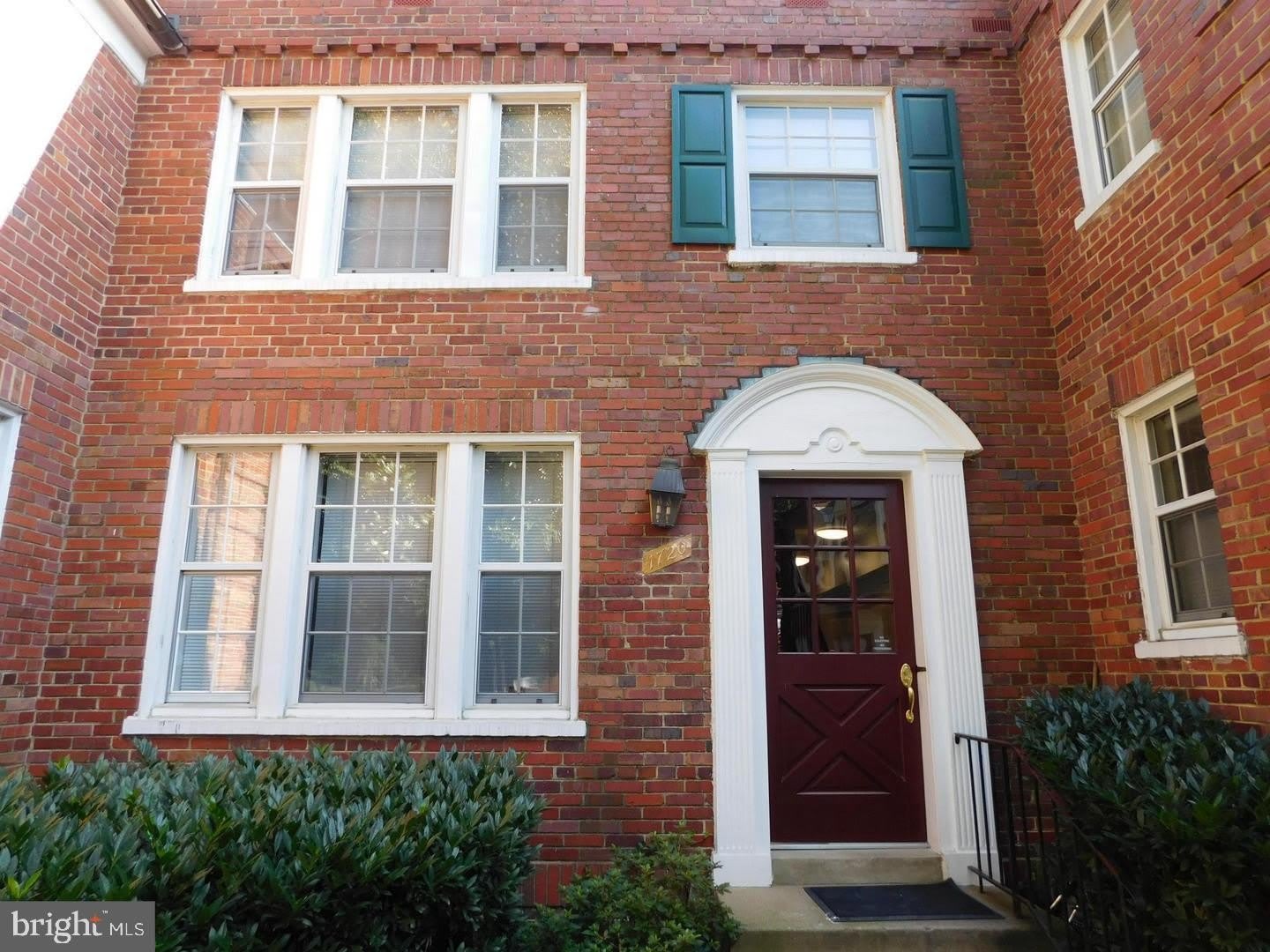 1720 QUEENS Lane – photo 1