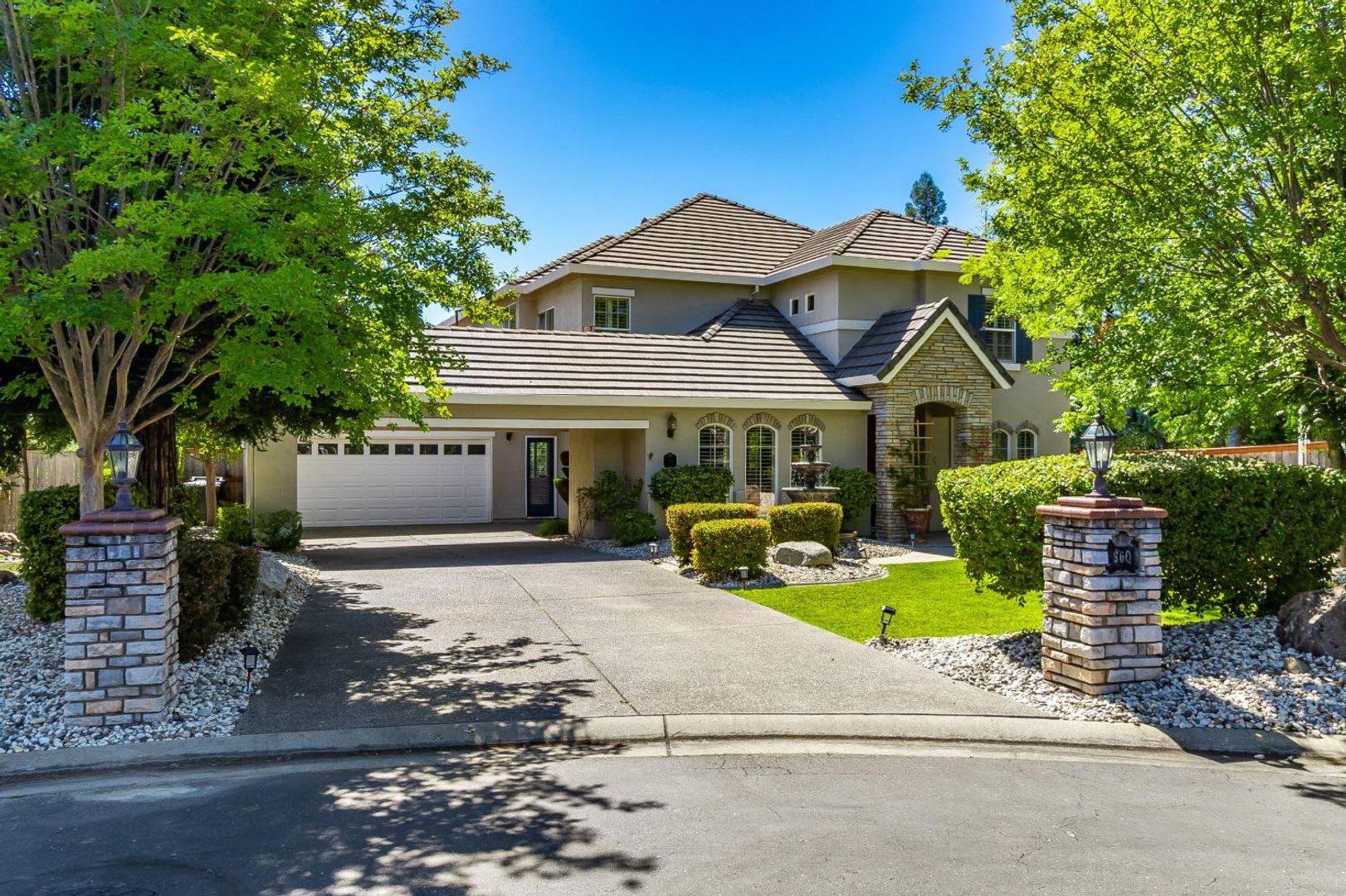 Beautiful Executive Home 4 Bedrooms 3 5 Bathrooms In Desirable Granite Bay – photo 1