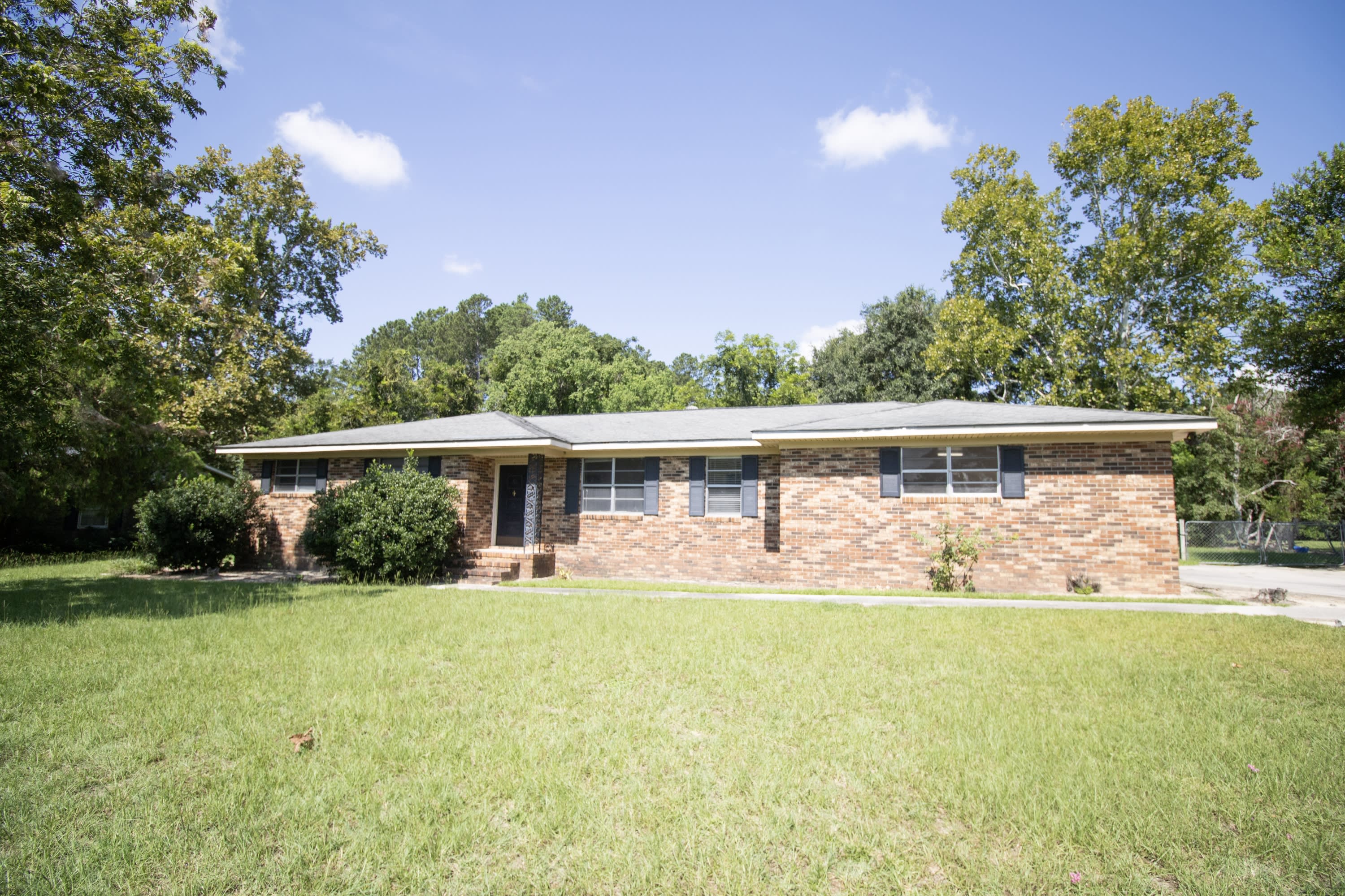 217 Allenwood Drive – photo 1 of 163
