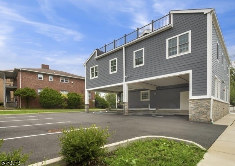 627 Bloomfield ave – photo 1 of 29