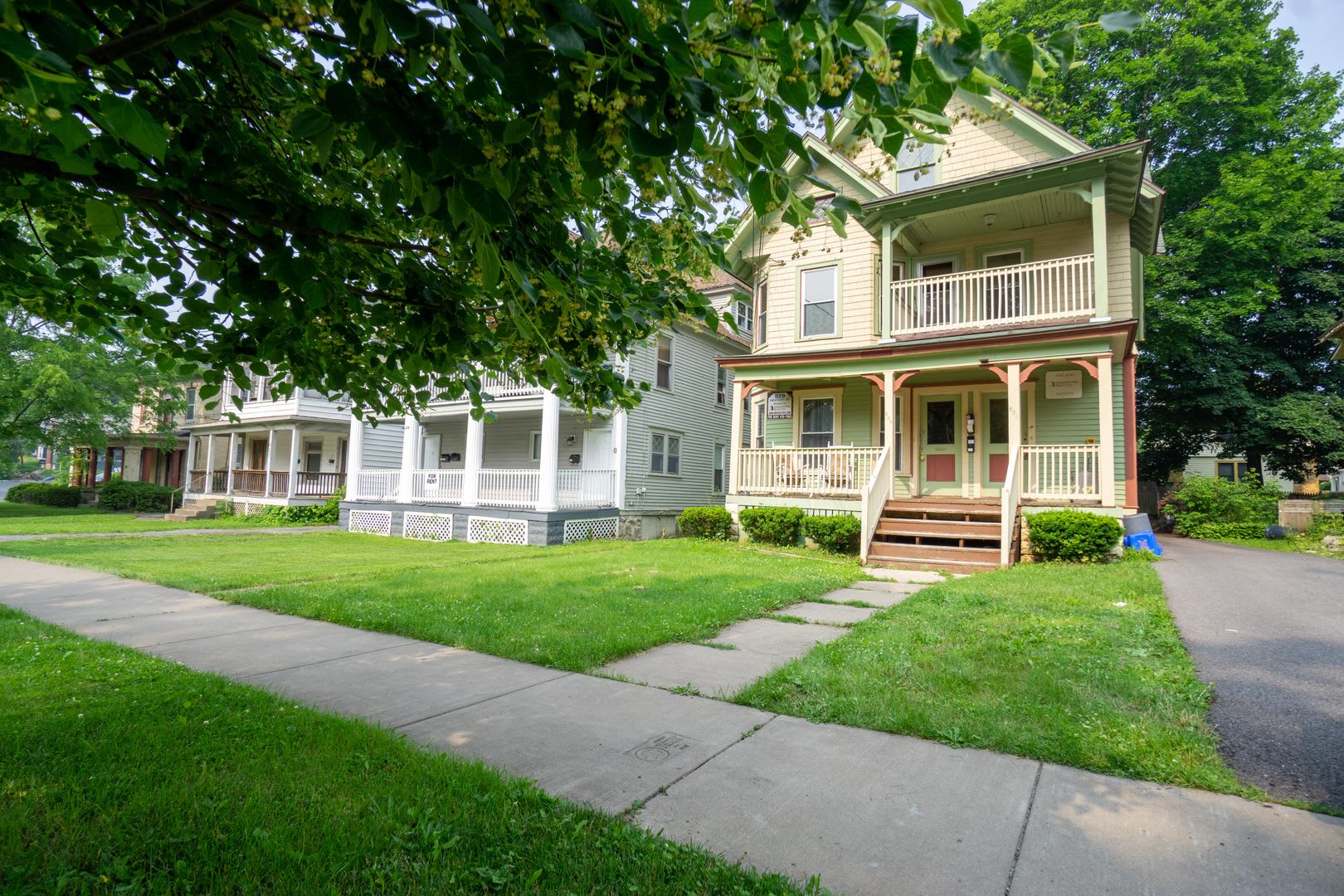 831 Westcott St – photo 1