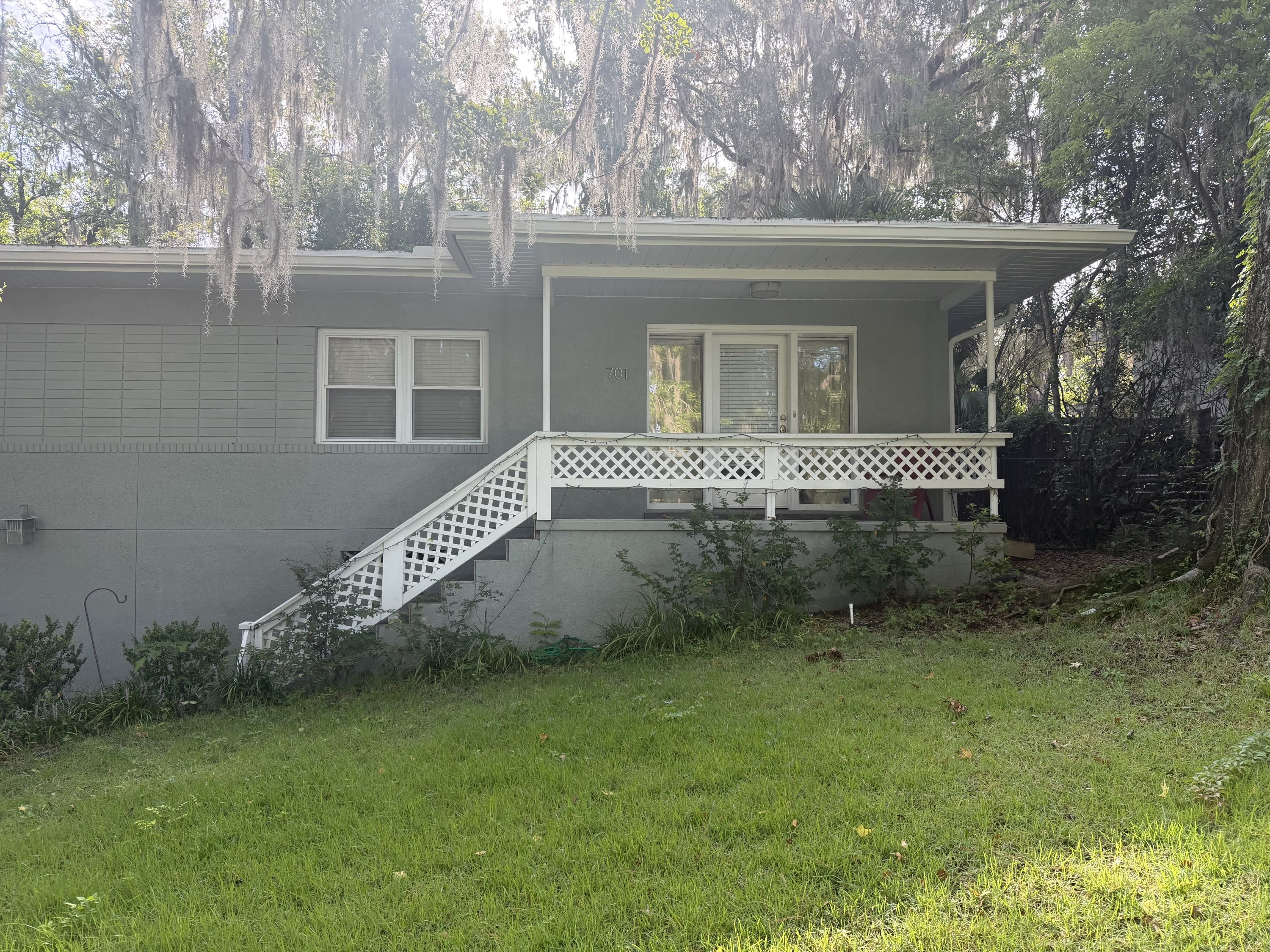 701 Southwest 28 Street – photo 1