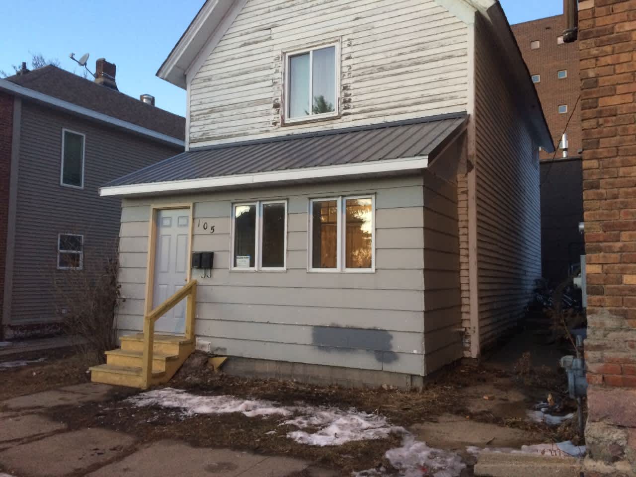 105 1st Avenue SW – photo 1 of 6