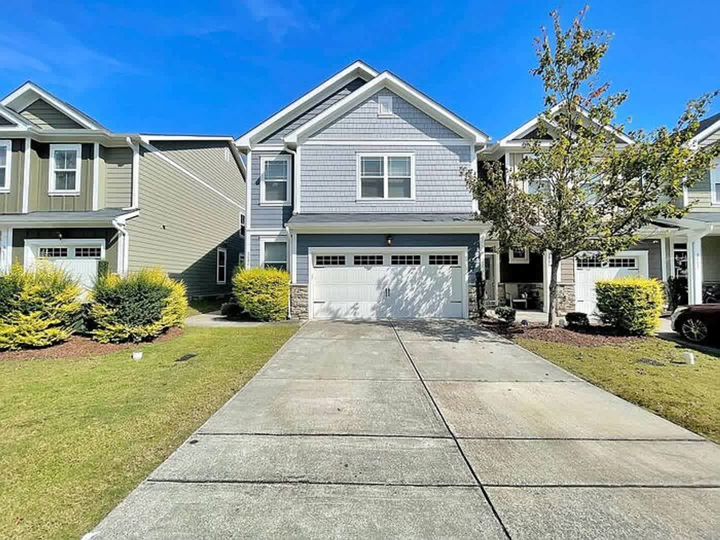 Room in 3 Bedroom Home at Pecan Ridge Dr – photo 1 of 52