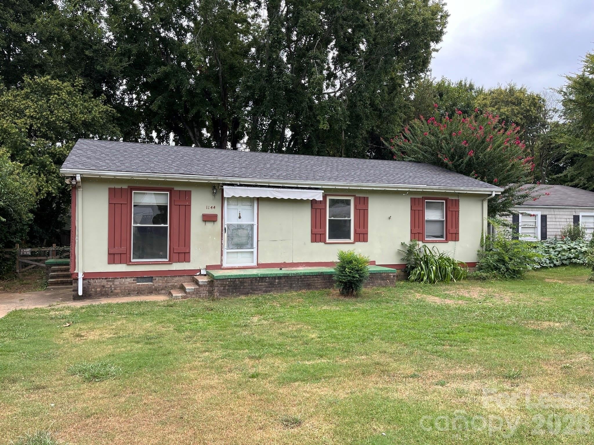 1144 Ellen Avenue – photo 1 of 8