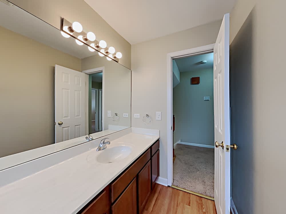325 W Park Ave
