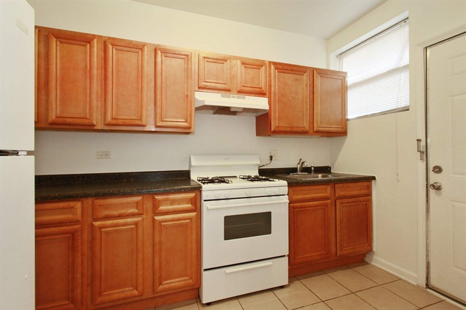 6912 North Ravenswood – photo 1