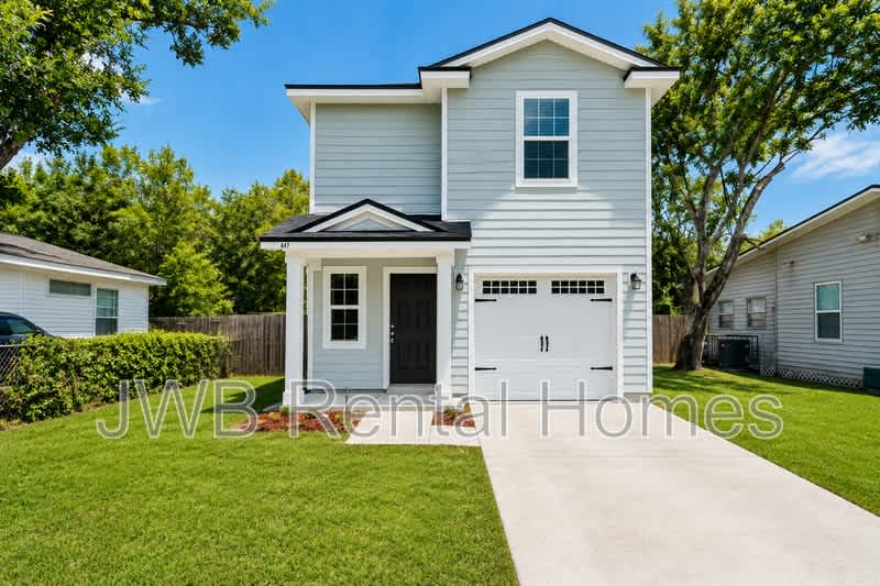 647 Melba St – photo 1