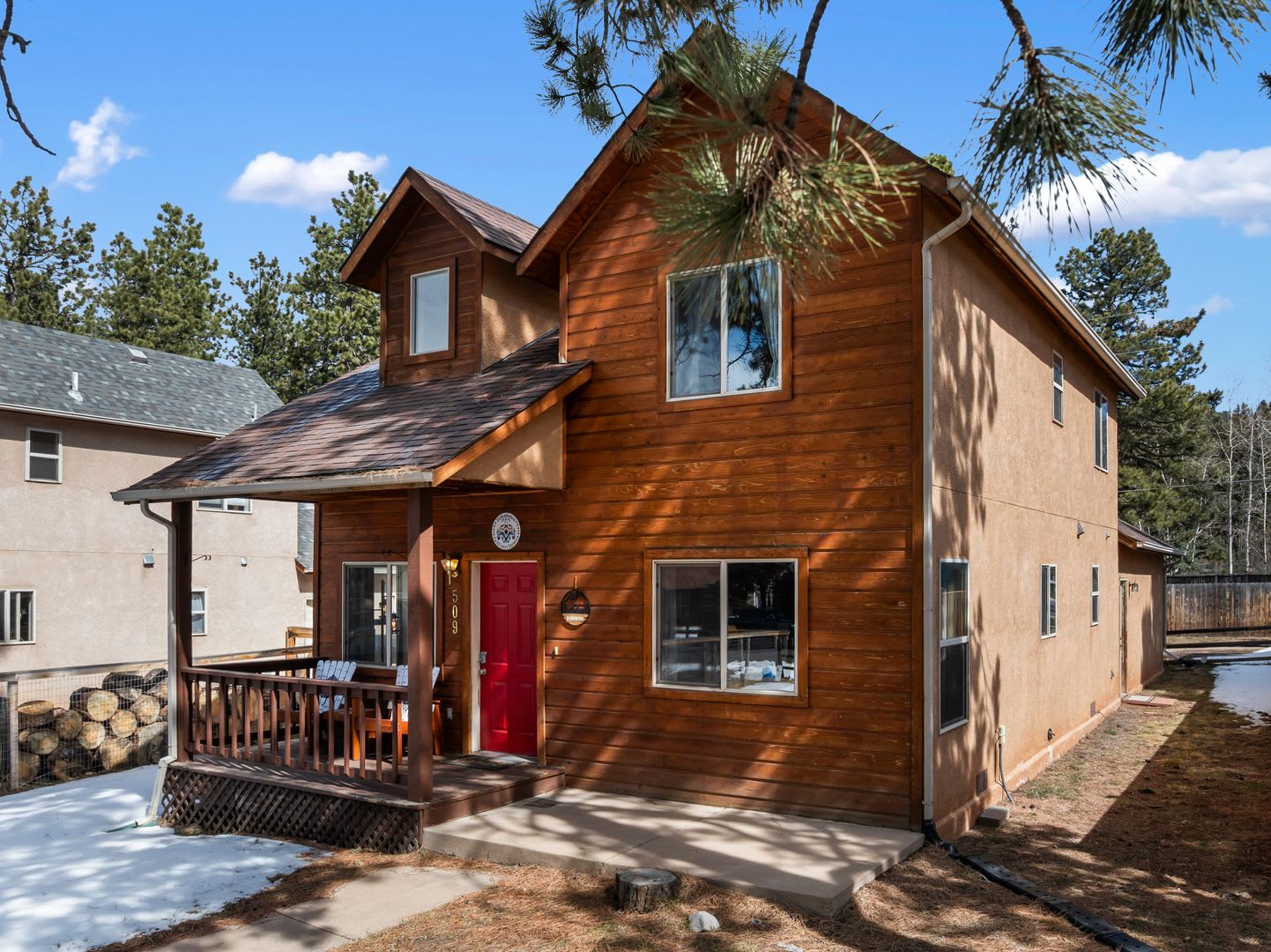 3 Bed 2 Bath Fully Furnished in Woodland Park – photo 1 of 32