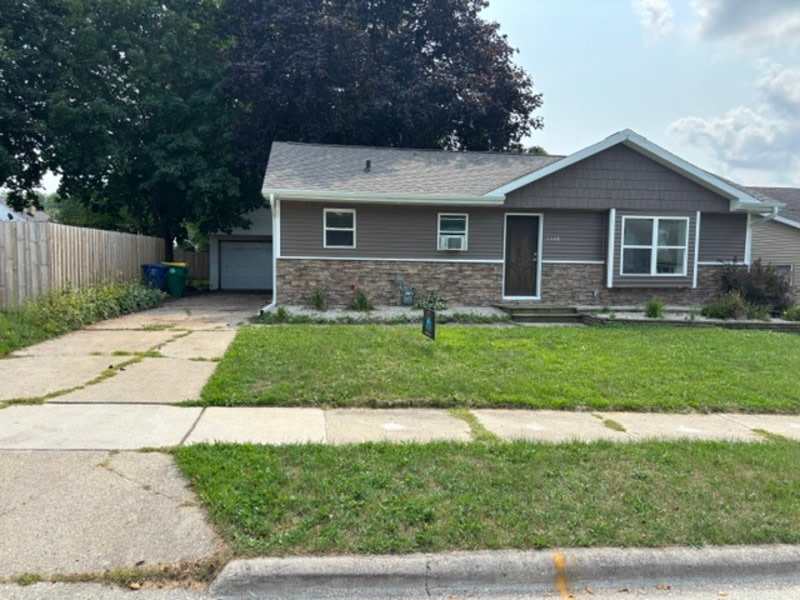 2048 Hillview Drive – photo 1