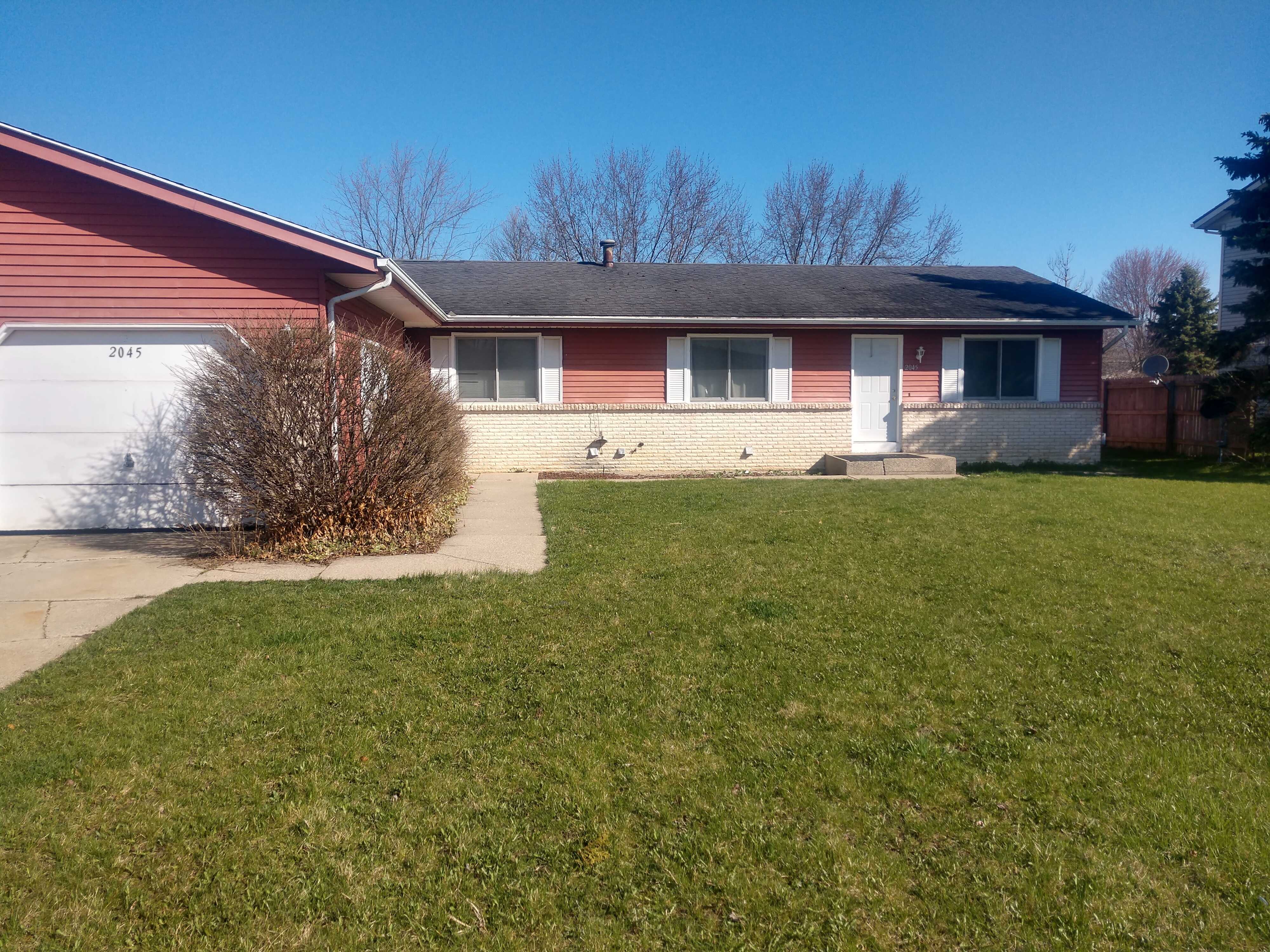 2045 Old Valley Court Southeast – photo 1 of 10