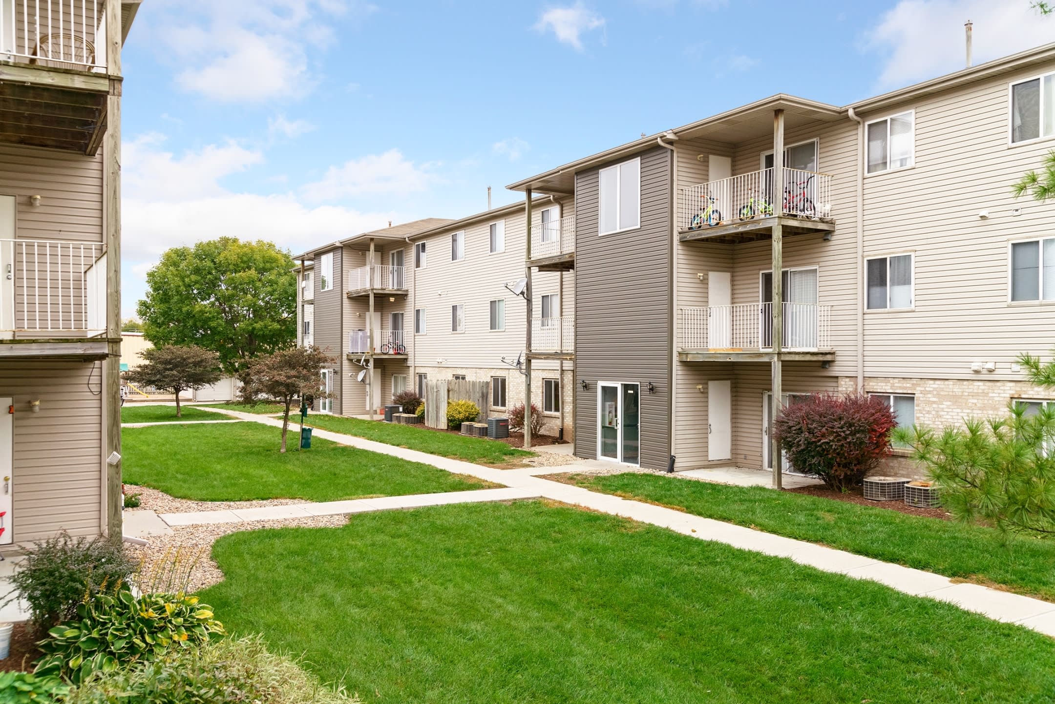 Cambridge Apartments – photo 1 of 18