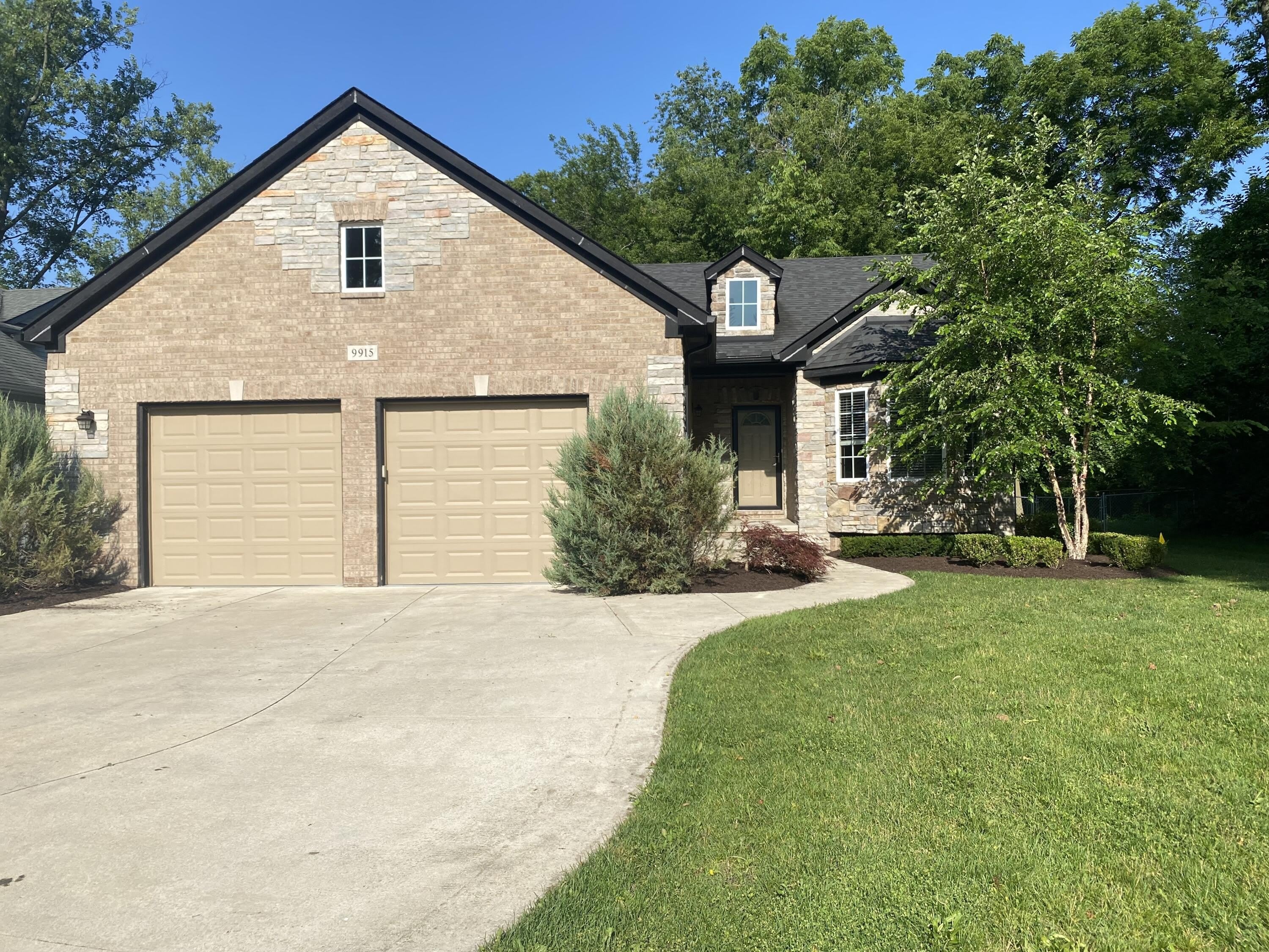 9915 Wayne Road – photo 1 of 54