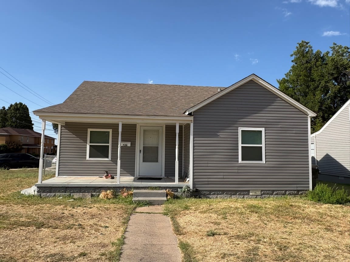 728 West Kansas Avenue – photo 1 of 4