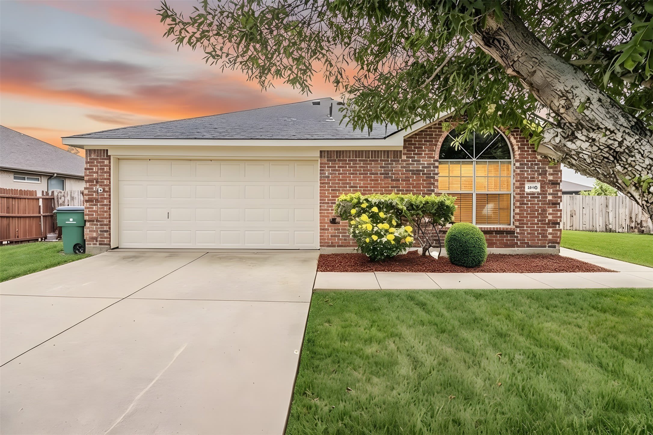 1070 Mellanie Lane – photo 1 of 404
