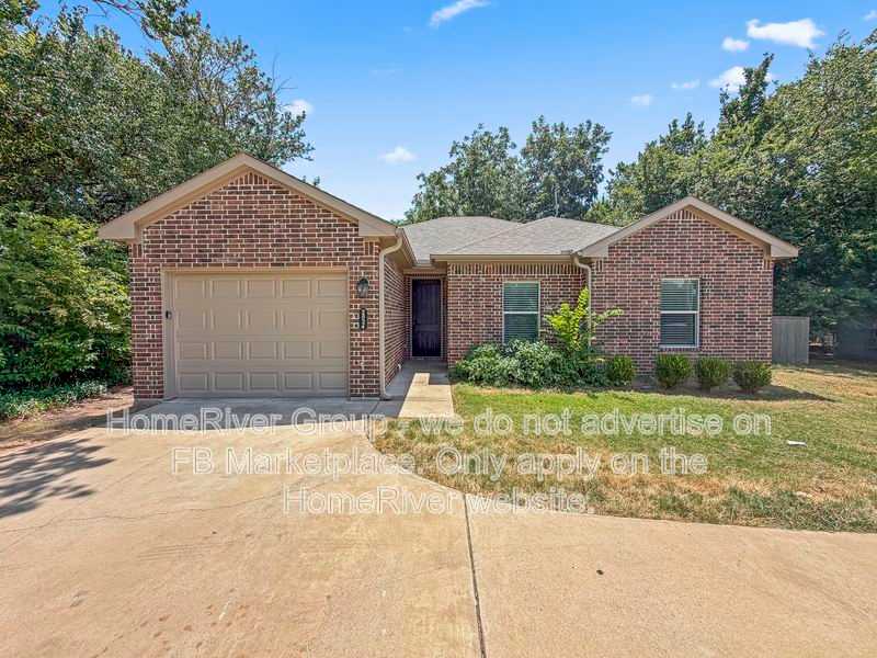 2024 E Lamar St – photo 1