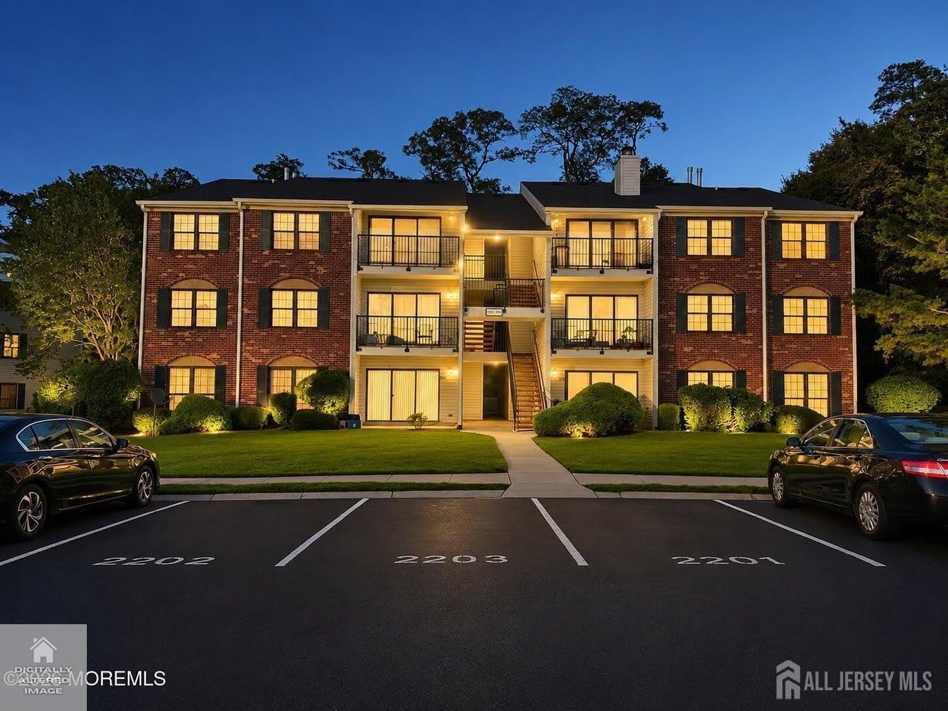 341 Danbury Lane – photo 1