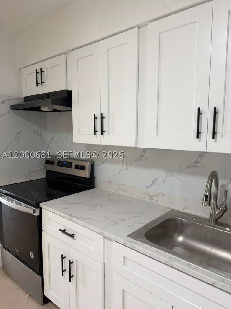 18416 NE 24th Ct – photo 1