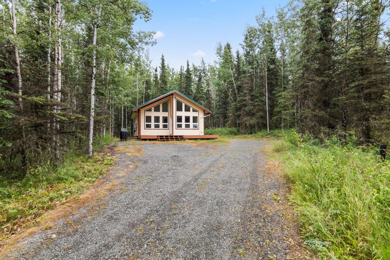 Seasonal Soldotna Cabin – photo 1 of 11