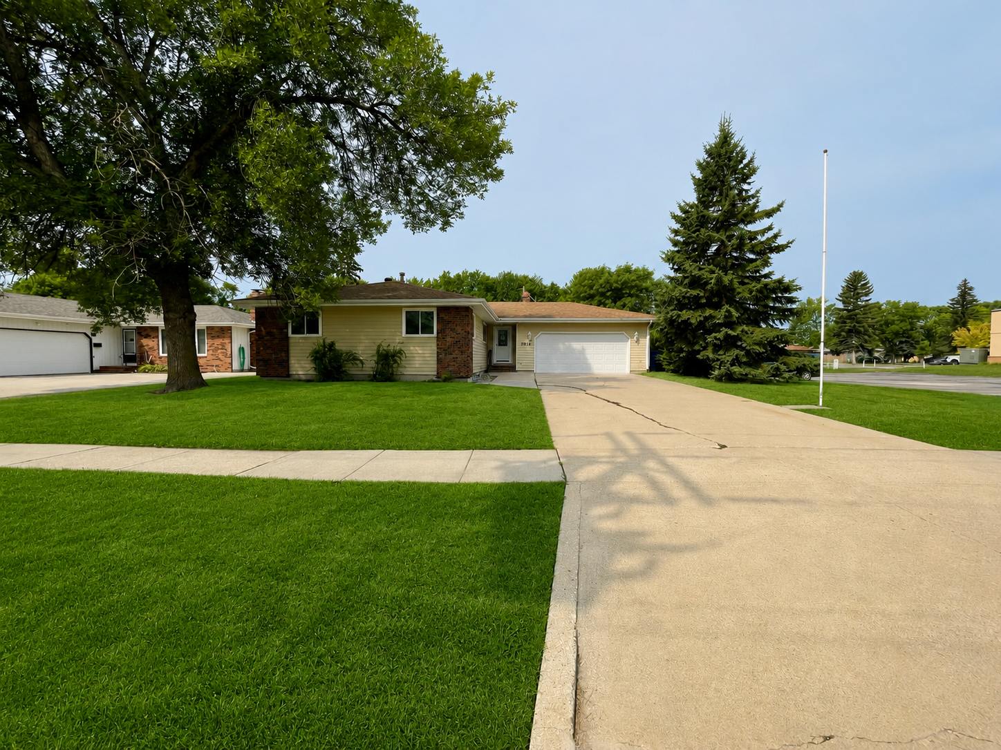 3014 Broadway N – photo 1