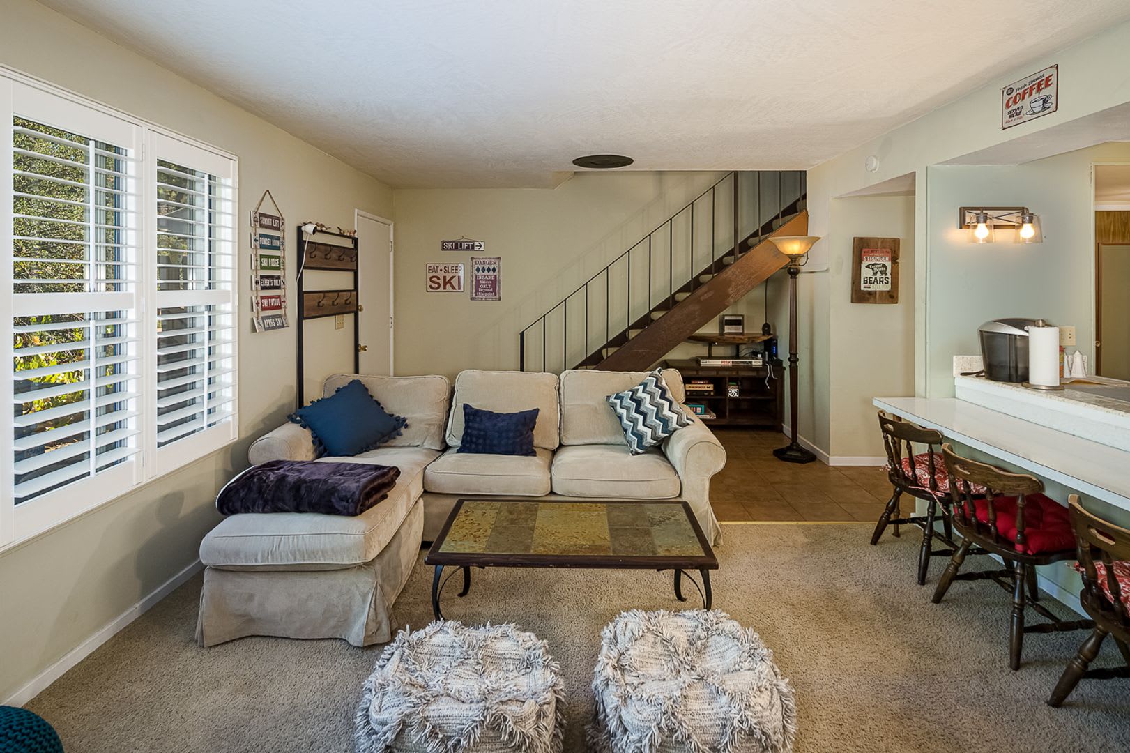 Long Term Great Amenities Spacious Interior 4 Bedrooms – photo 1 of 30