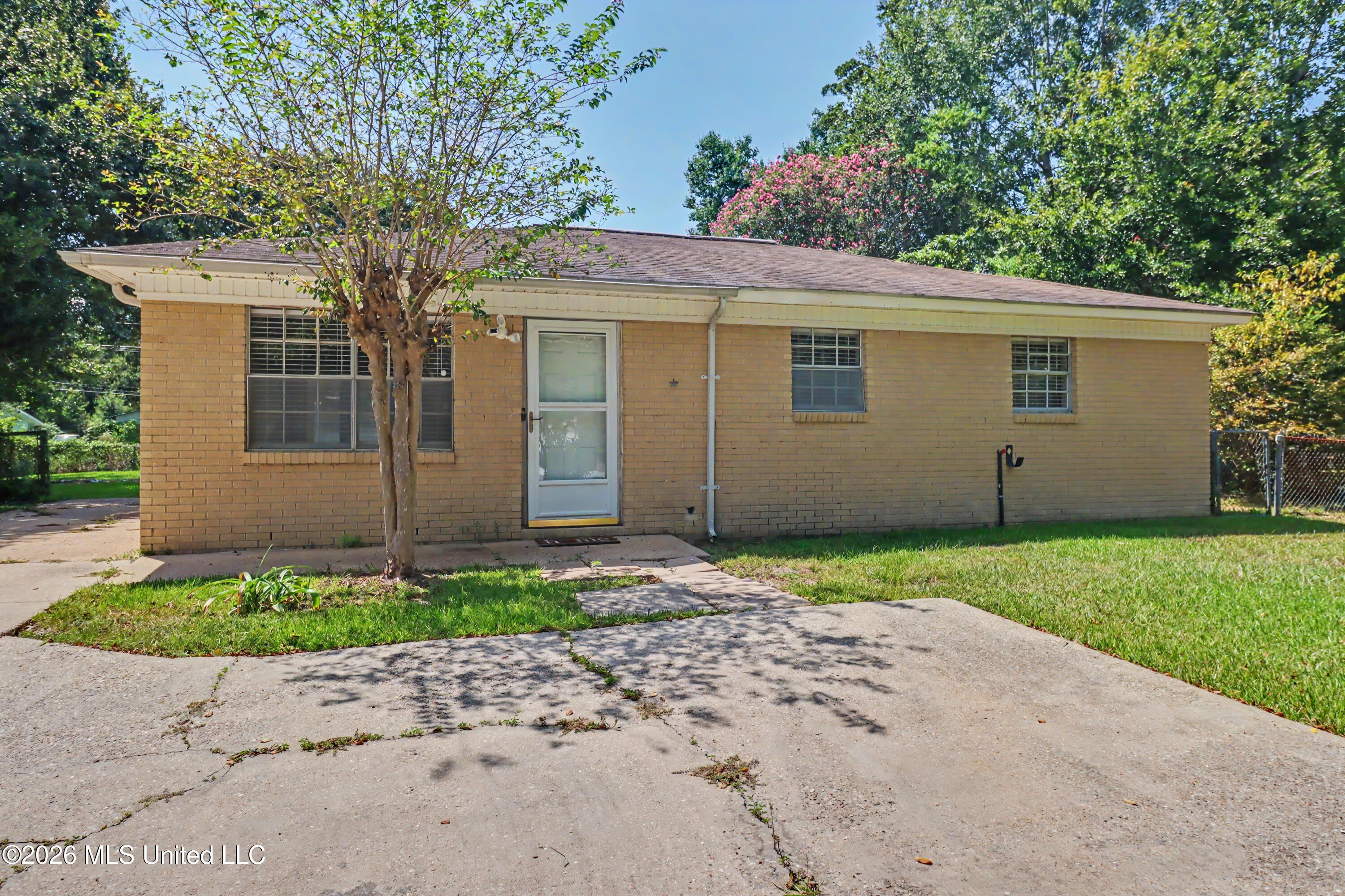 4625 Hilltop Drive – photo 1 of 17