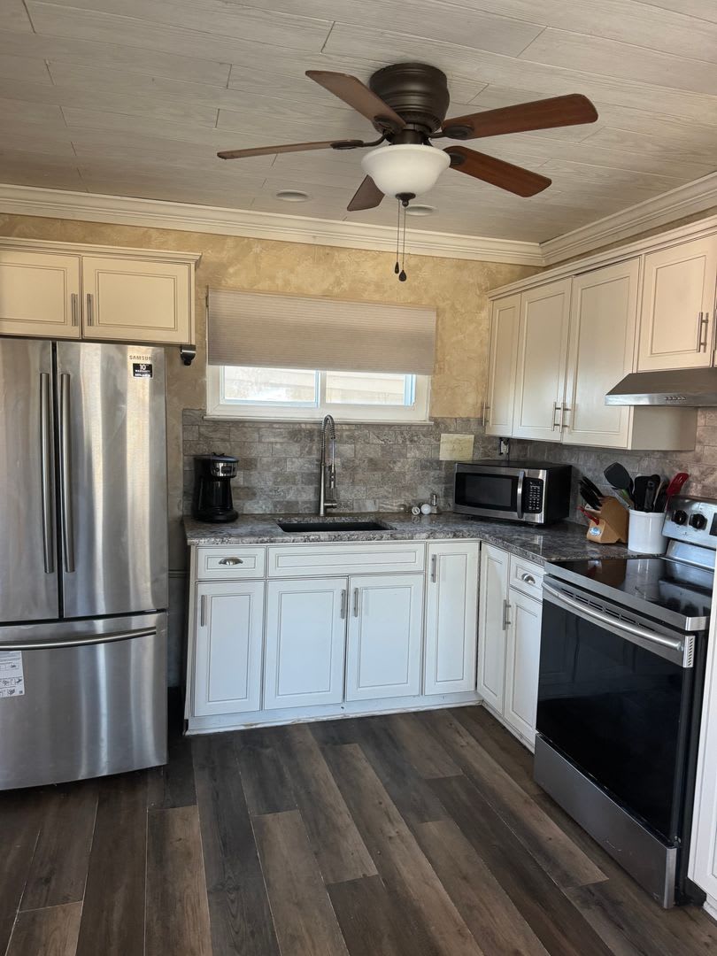 "Charming Home for Rent on the River in Scenic Clifton – Tranquil Living Awaits!&quot – photo 1 of 25