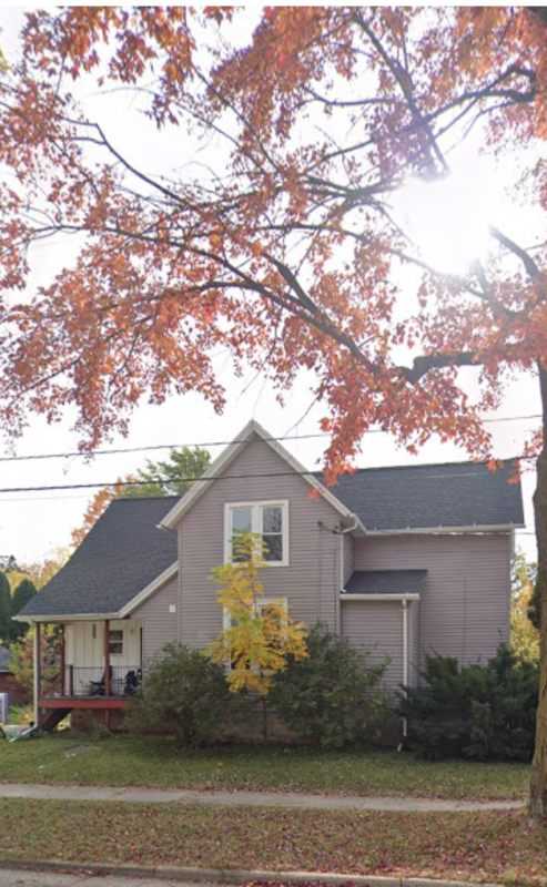 920 North Morrison Street 207 E Commercial St 207 E Commercial St Upper – photo 1 of 141
