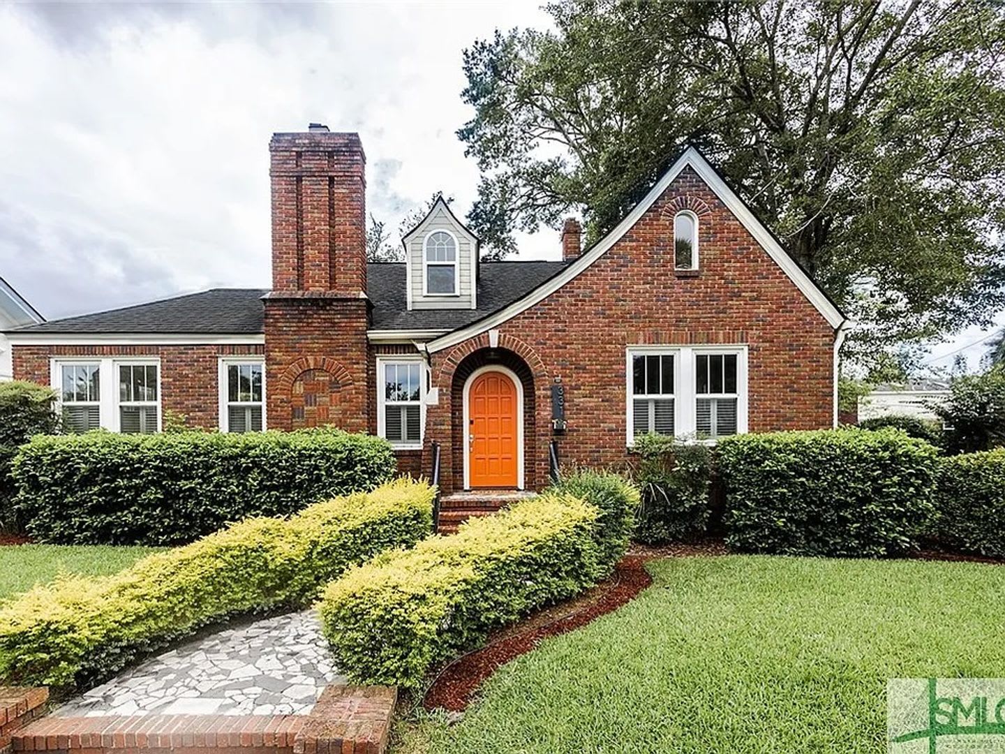 Historic Charm Meets Modern Elegance in Savannah’s Ardmore/Gould Estates – photo 1