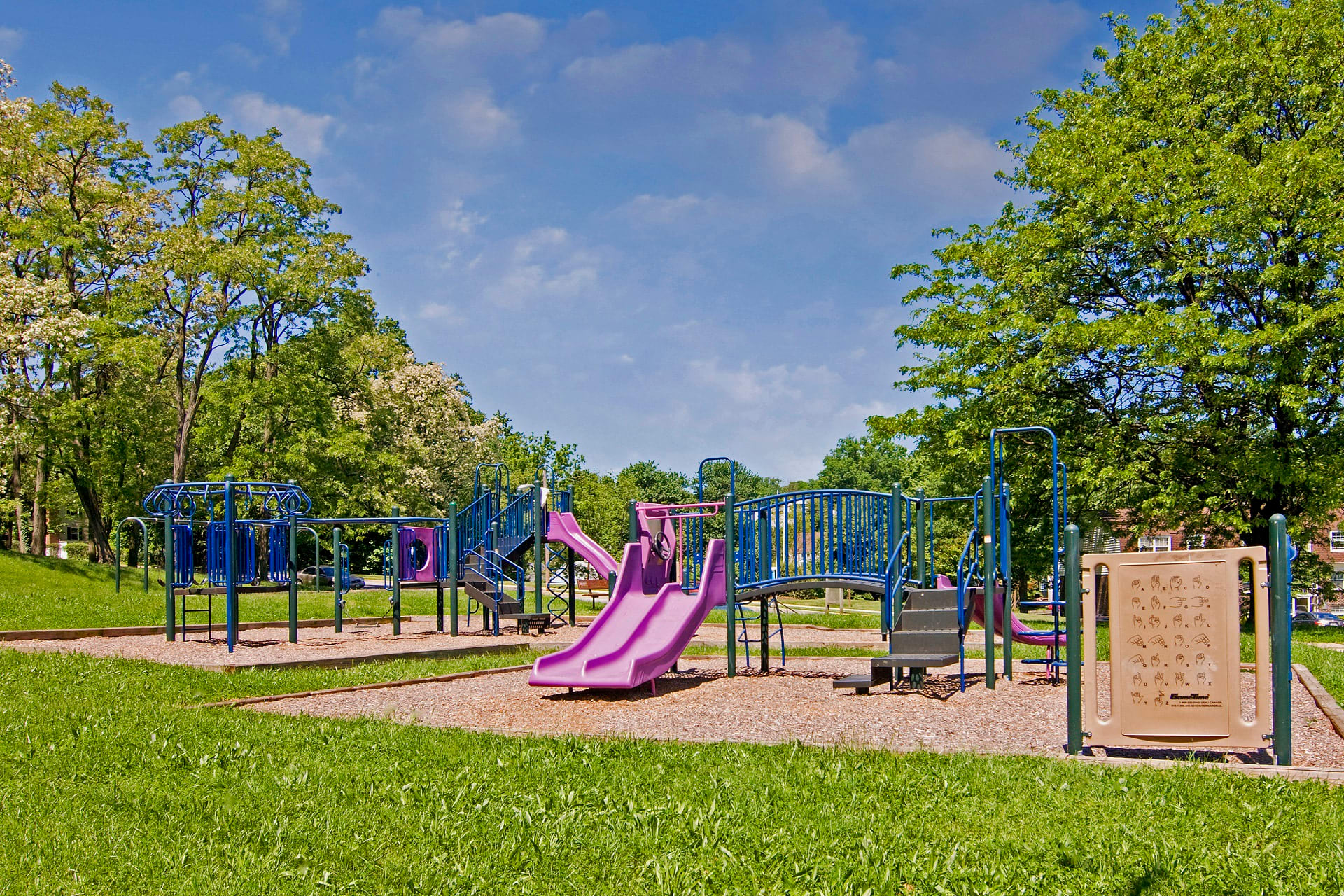 Park Crescent – photo 1