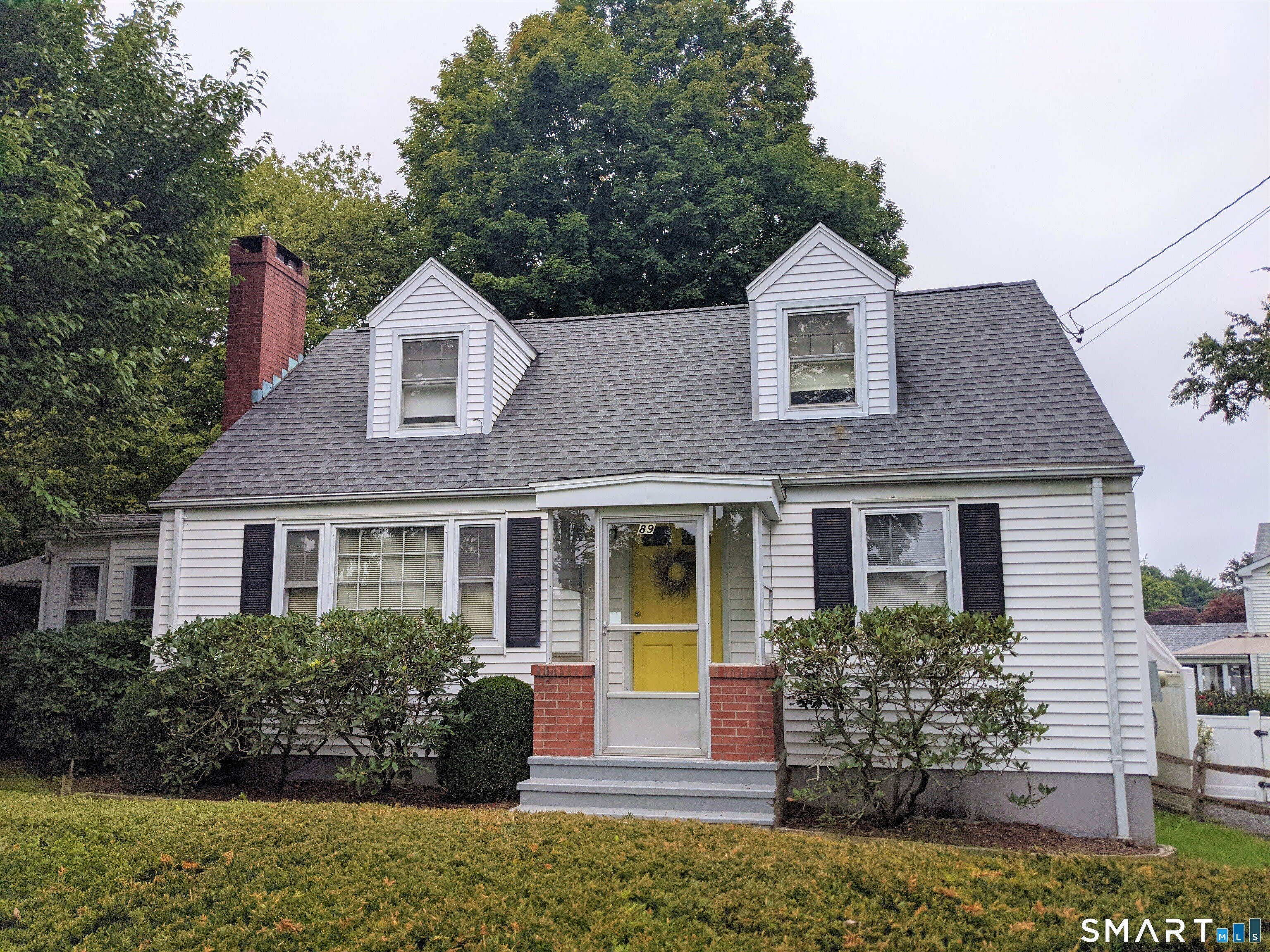 89 Grove Beach Road S – photo 1 of 26
