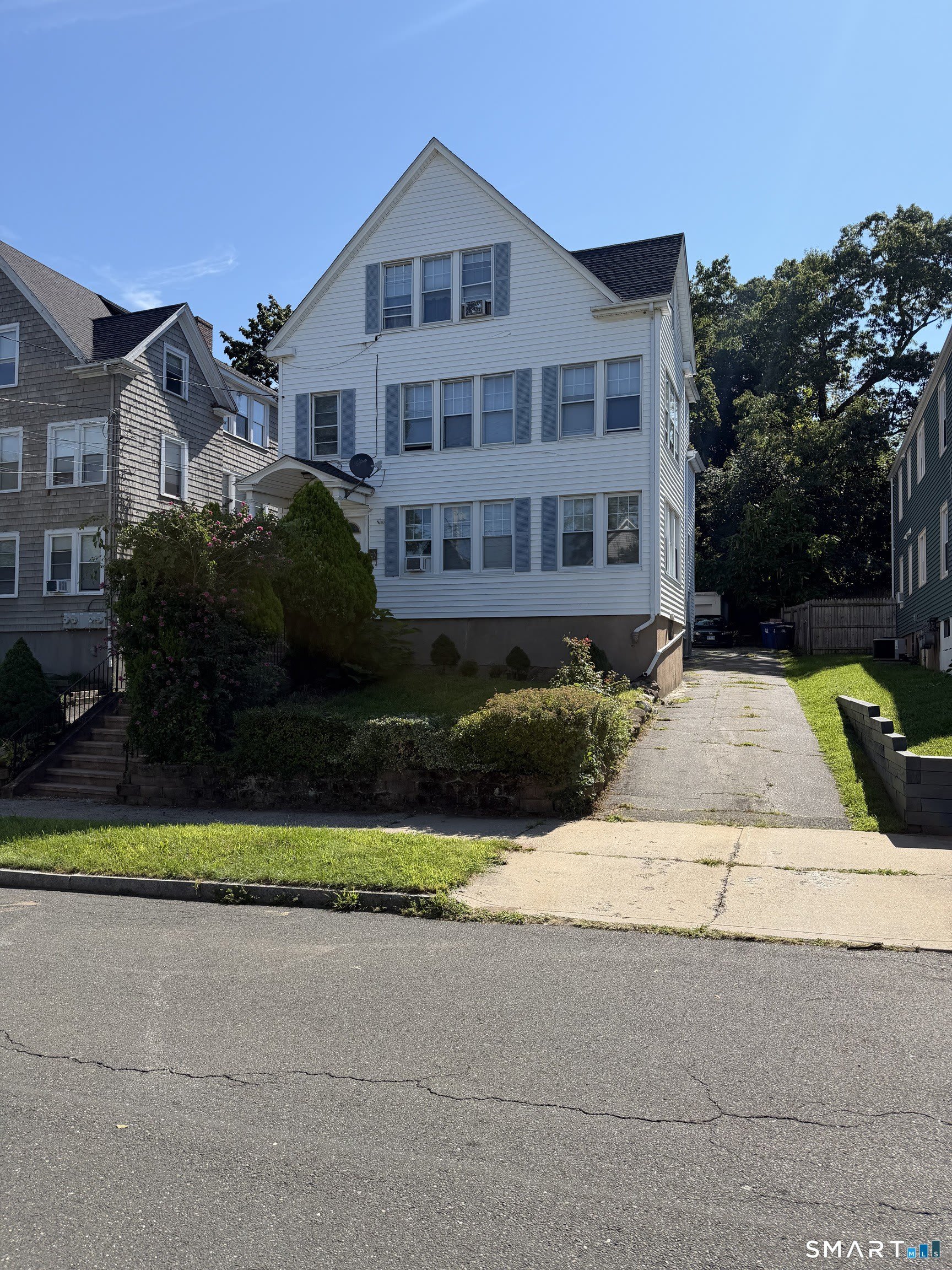 257 Sheffield Avenue – photo 1