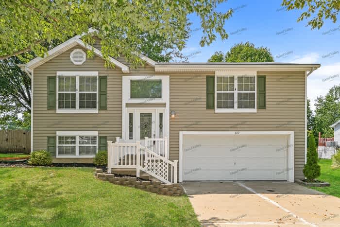 809 North Valleywind Court – photo 1 of 13