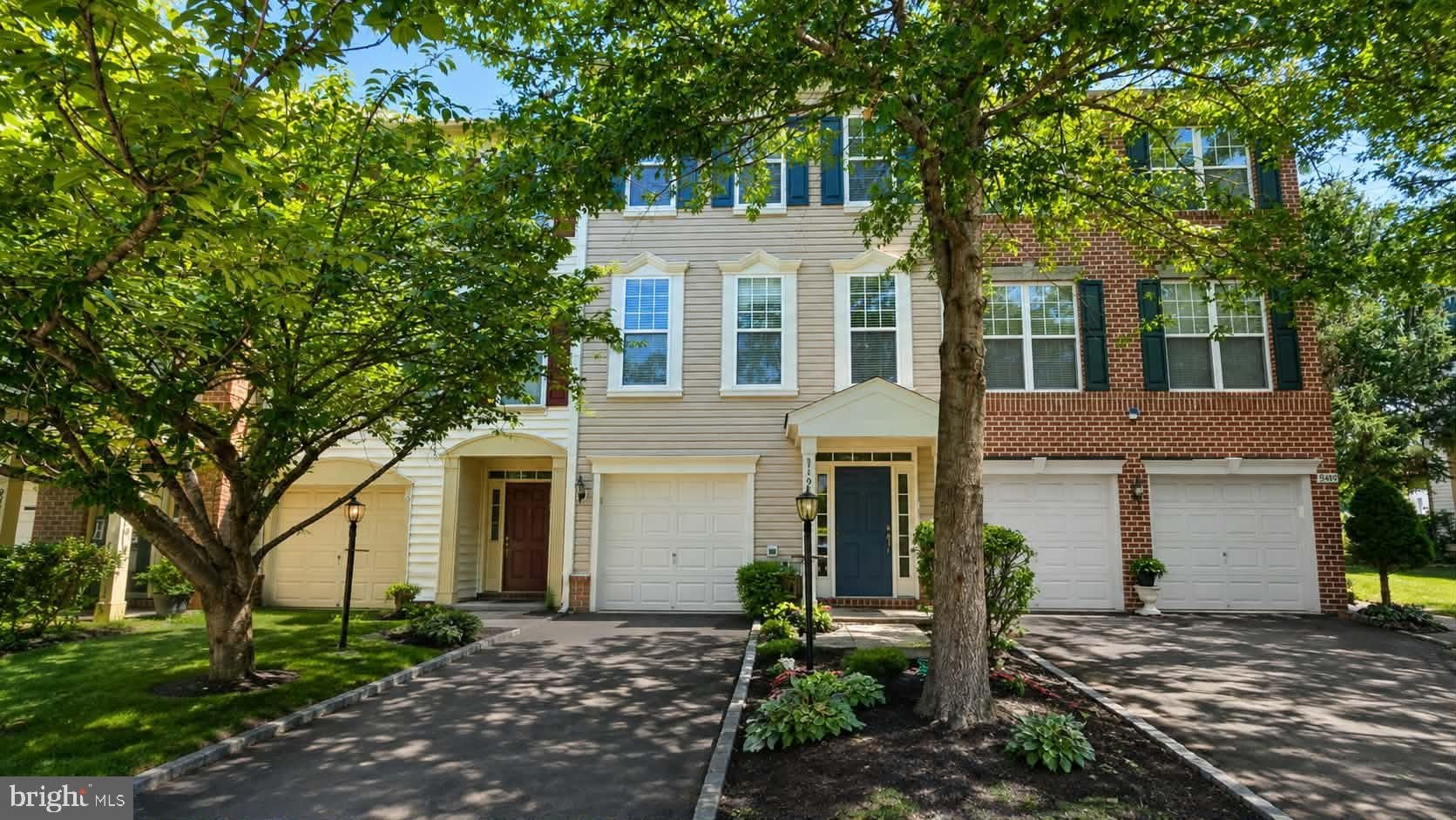 9147 CASCADE FALLS Drive – photo 1 of 17