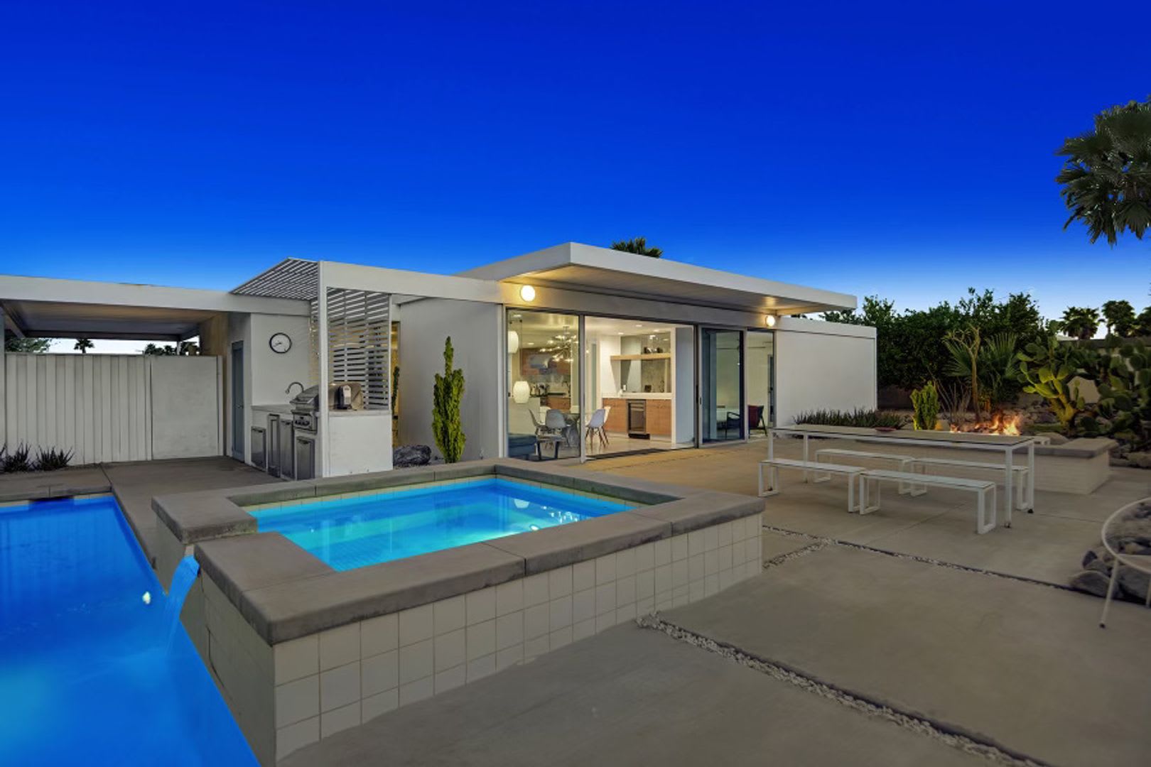 Mid-Century Steel Oasis in Palm Springs (Monthly Only – photo 1