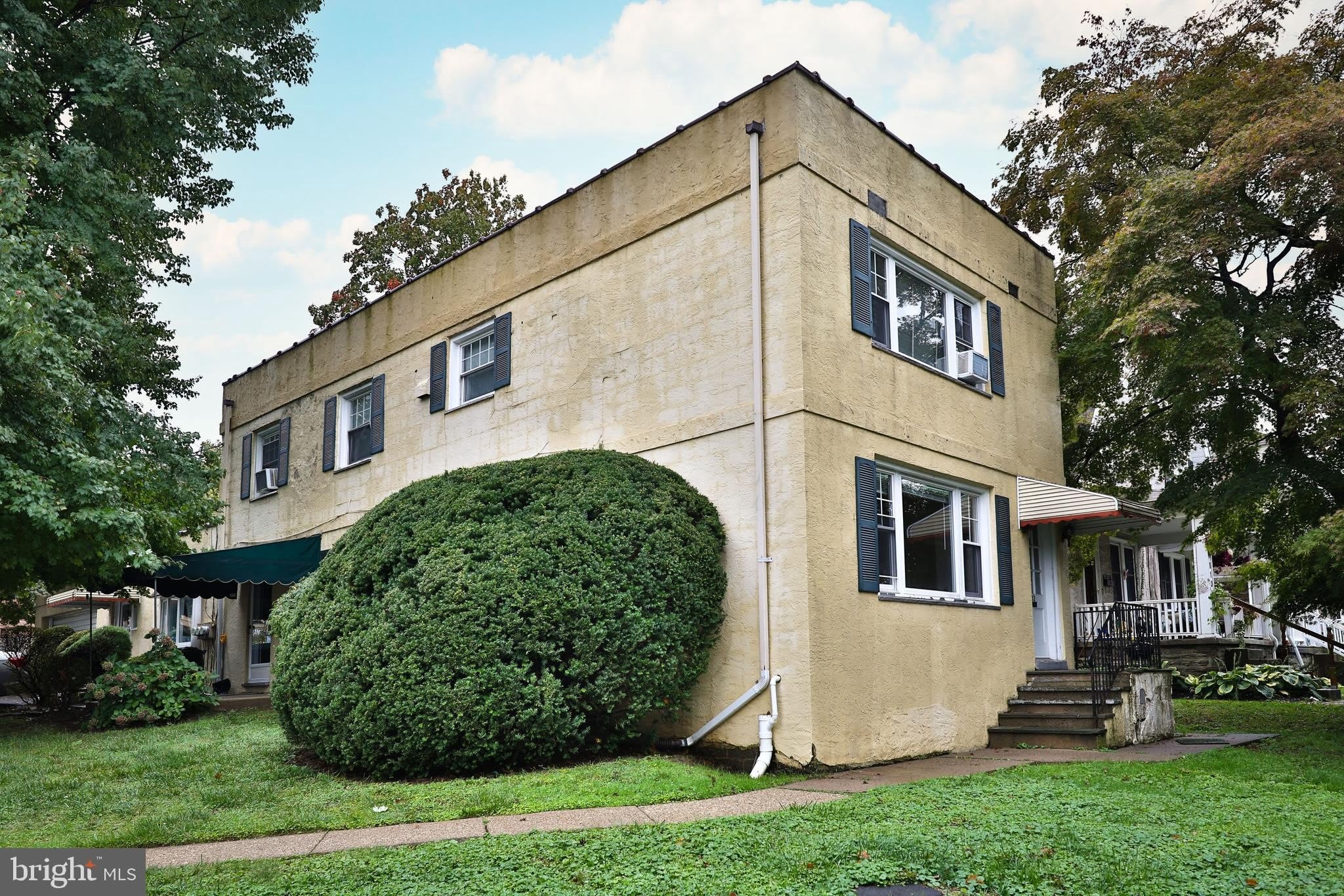 612 Shoemaker Avenue – photo 1 of 40