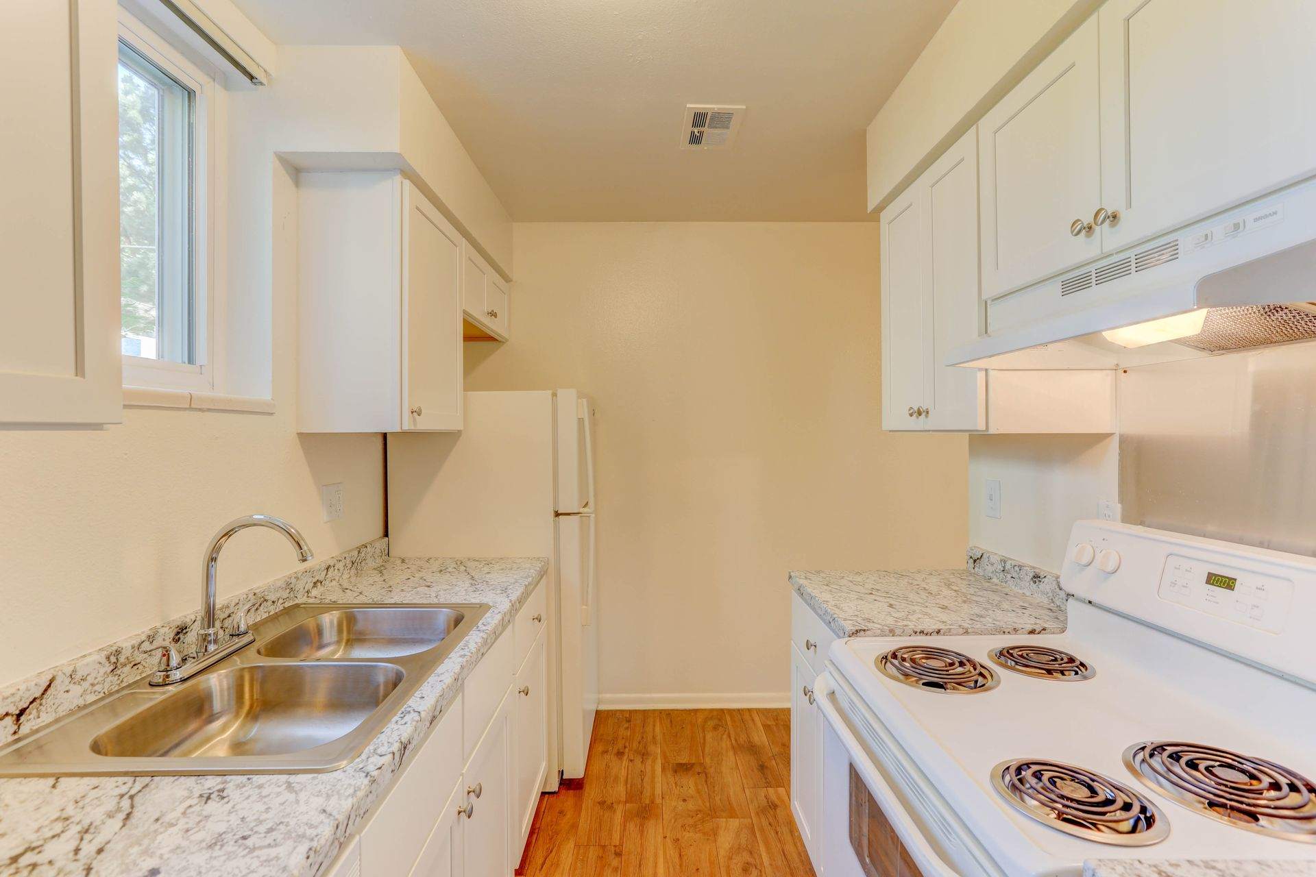 Creekside At Amherst Apartments – photo 1