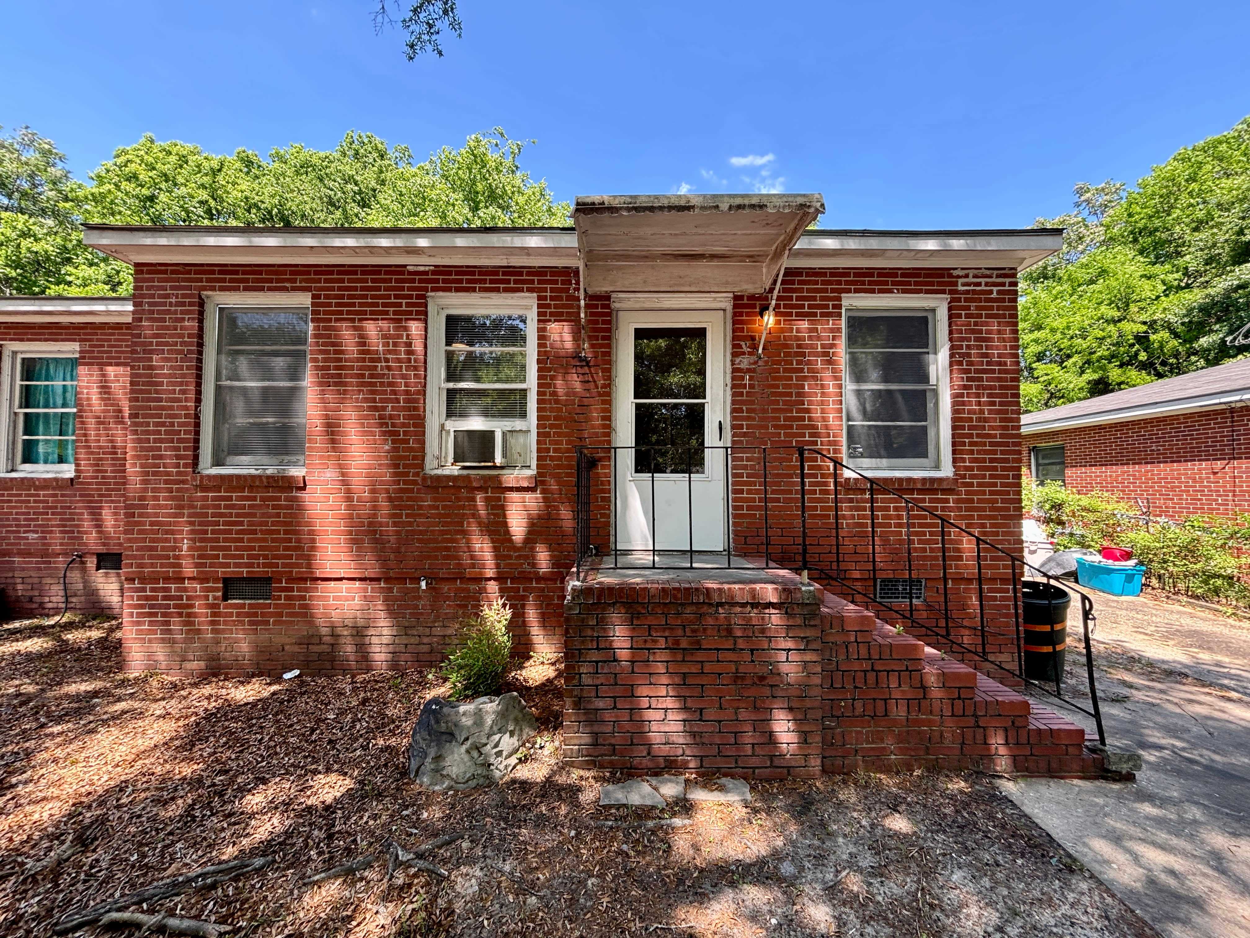 1423 41st St – photo 1 of 8