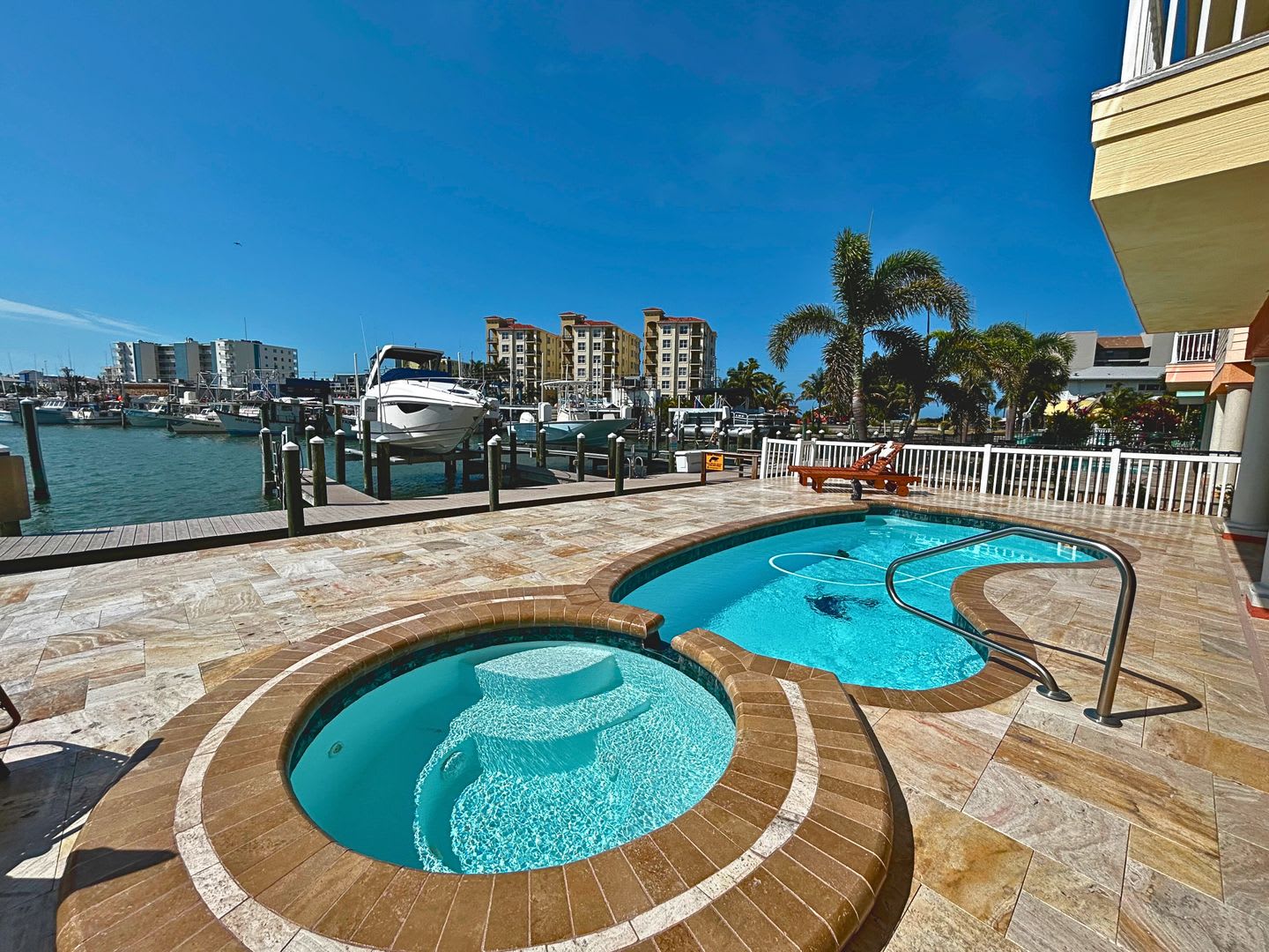 Available From September 1St To November 30Th Stunning Waterfront Home In Madeira Beach 3 Bed 3 Bath – photo 1