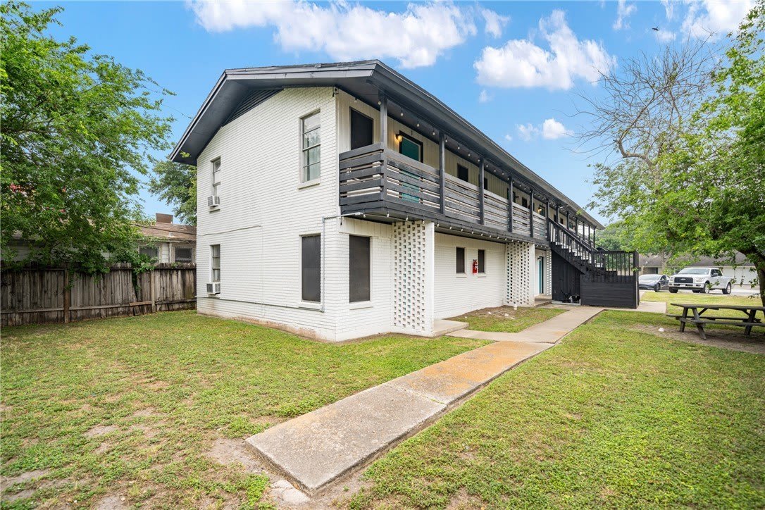 10654 Heizer Drive – photo 1