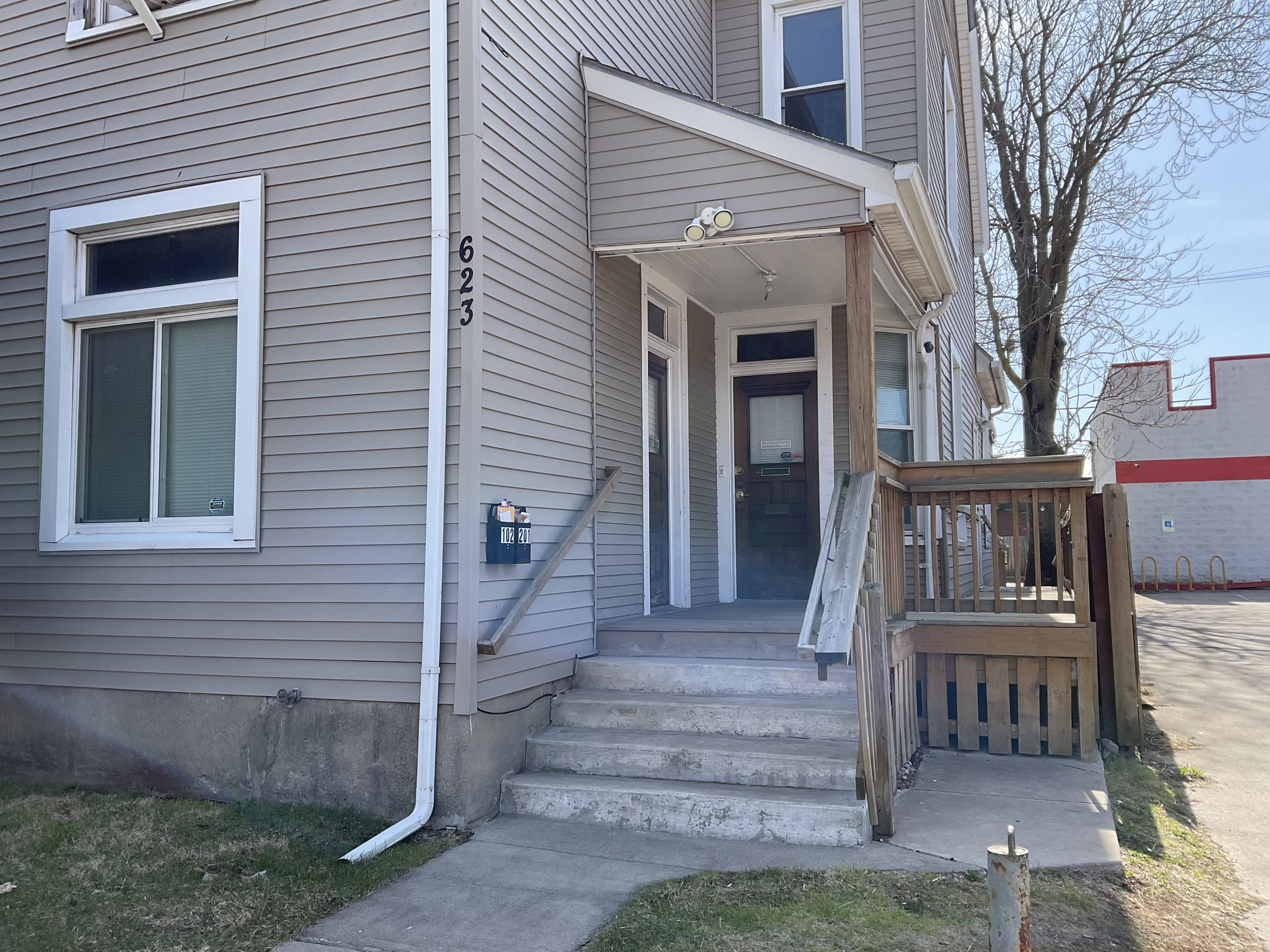 623 W Washington Blvd Ste 101 – photo 1 of 8