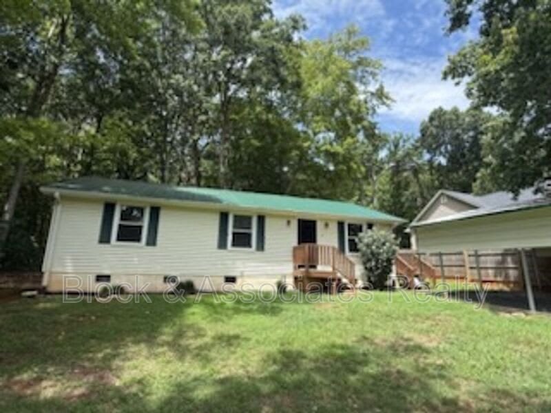 935 Country Place Rd – photo 1 of 9
