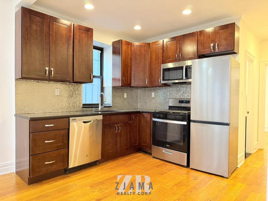 315 Lincoln Place – photo 1