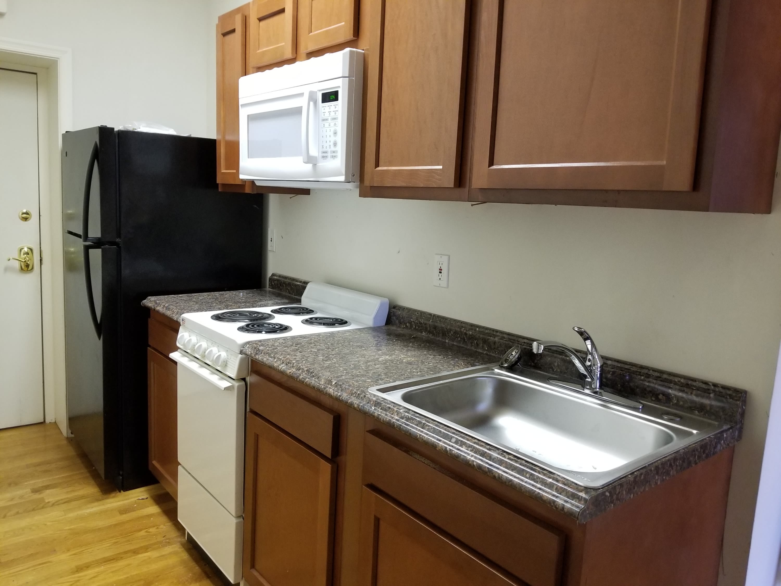 176 Main Street – photo 1