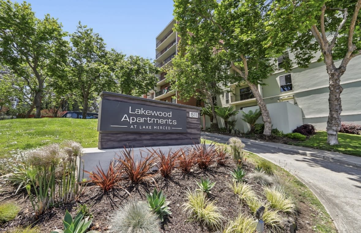Lakewood Apartments at Lake Merced – photo 1