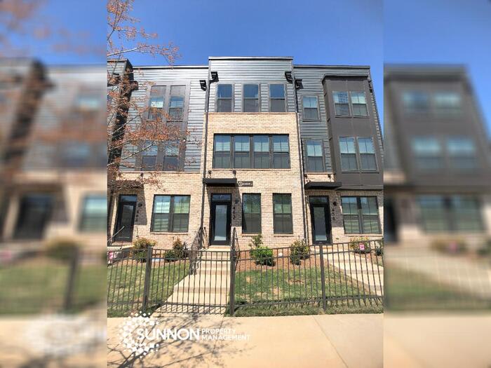 462 West Tremont Avenue – photo 1