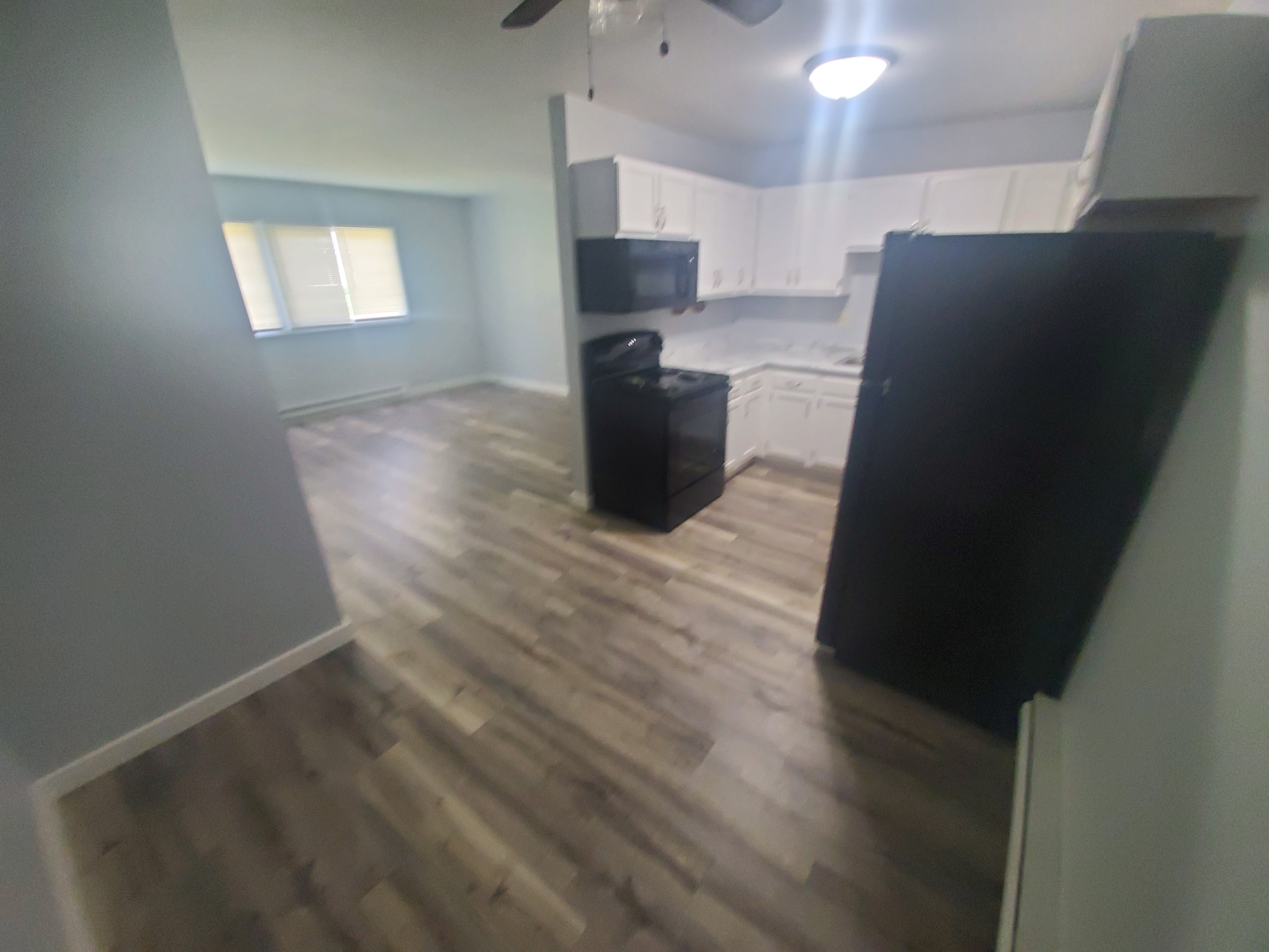 1731 La Cres St – photo 1 of 21