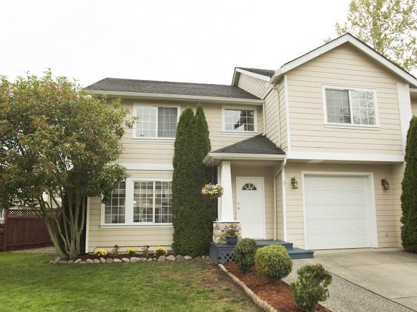 Rent Special 500 Off Of First Month 3 Bedroom 2 5 Bath In The Cordata Meridian Area – photo 1 of 169