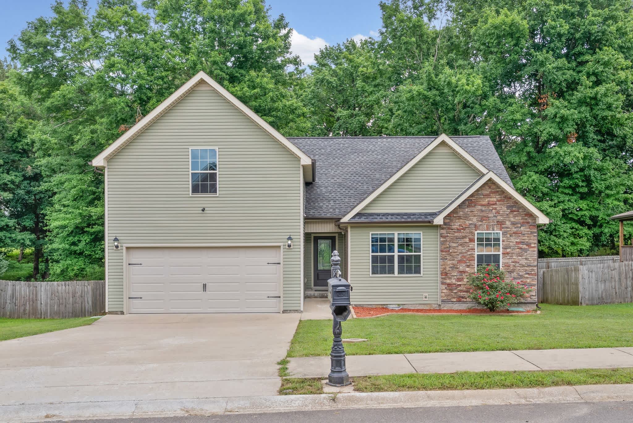 125 Sycamore Hill Drive – photo 1