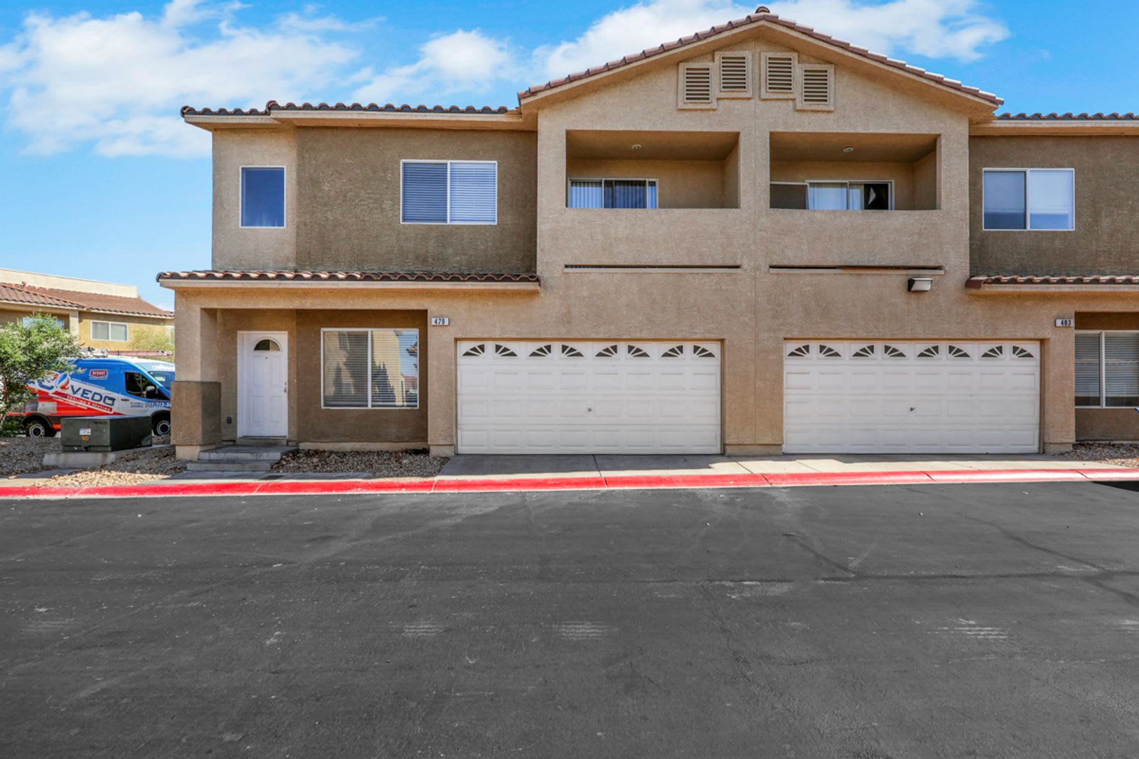3 bedroom Townhouse – photo 1